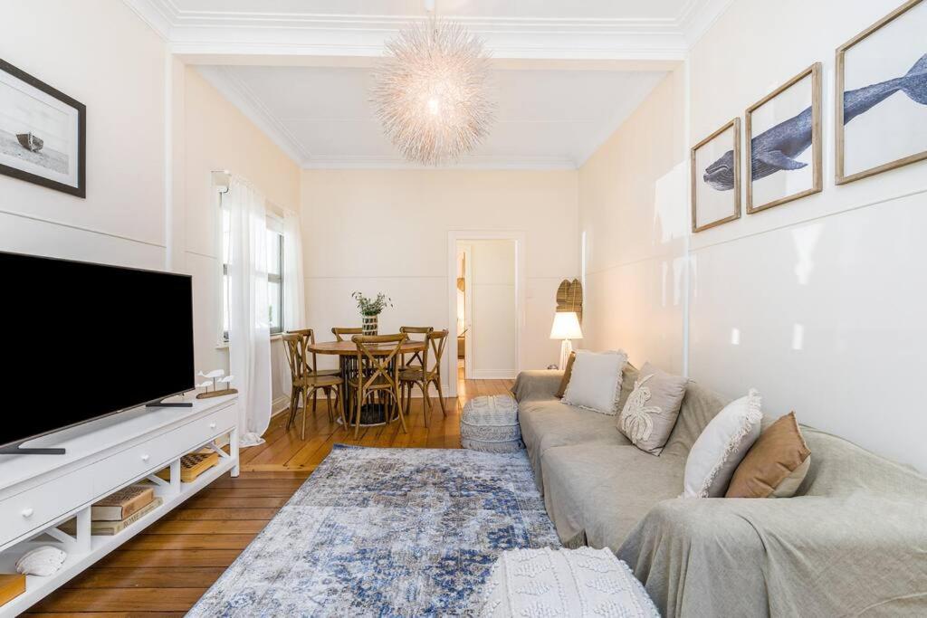 Shirley Beach House, right in heart of Byron Bay, walking distance to town and most famous beaches