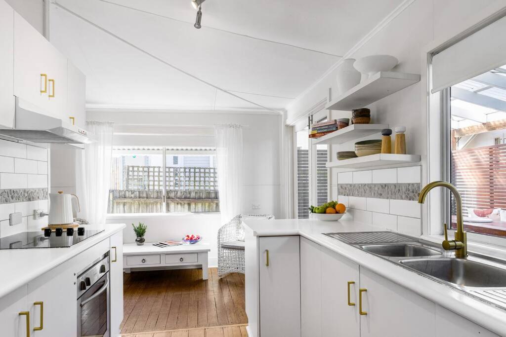 Shirley Beach House, right in heart of Byron Bay, walking distance to town and most famous beaches