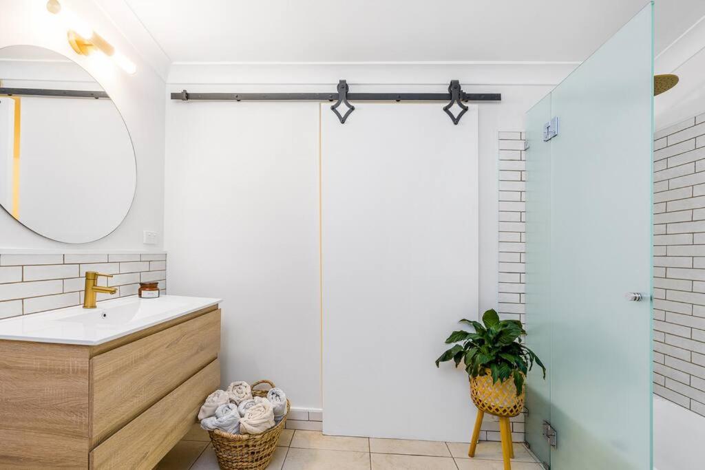 Shirley Beach House, right in heart of Byron Bay, walking distance to town and most famous beaches