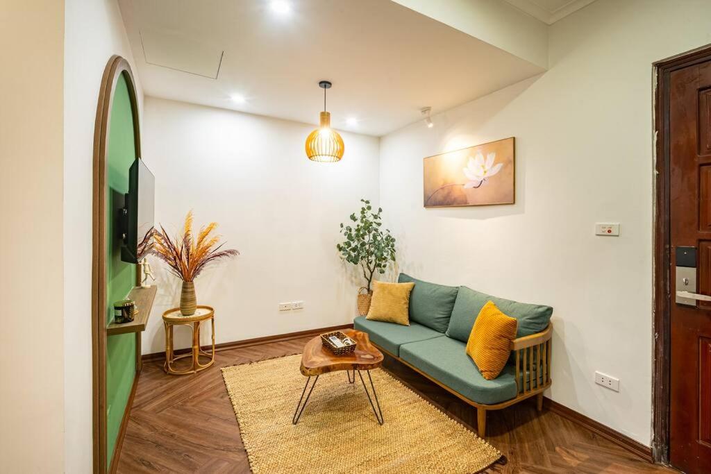 Homestay Hang Tre 5min to Bar street