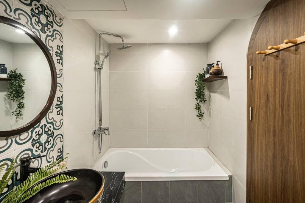 Homestay Hang Tre 5min to Bar street