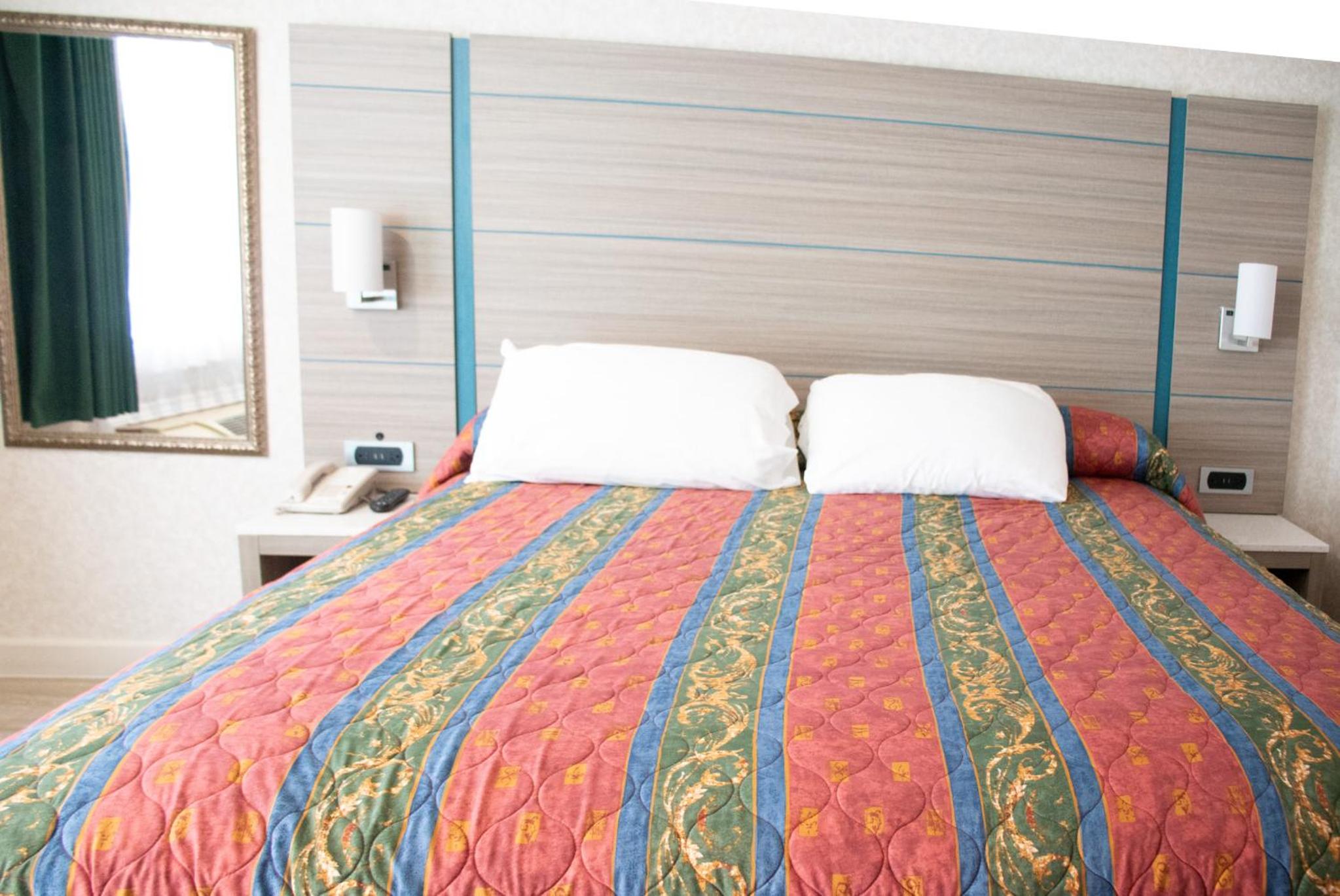 Hayward Vacations - Discovery Inn - Property Image 4