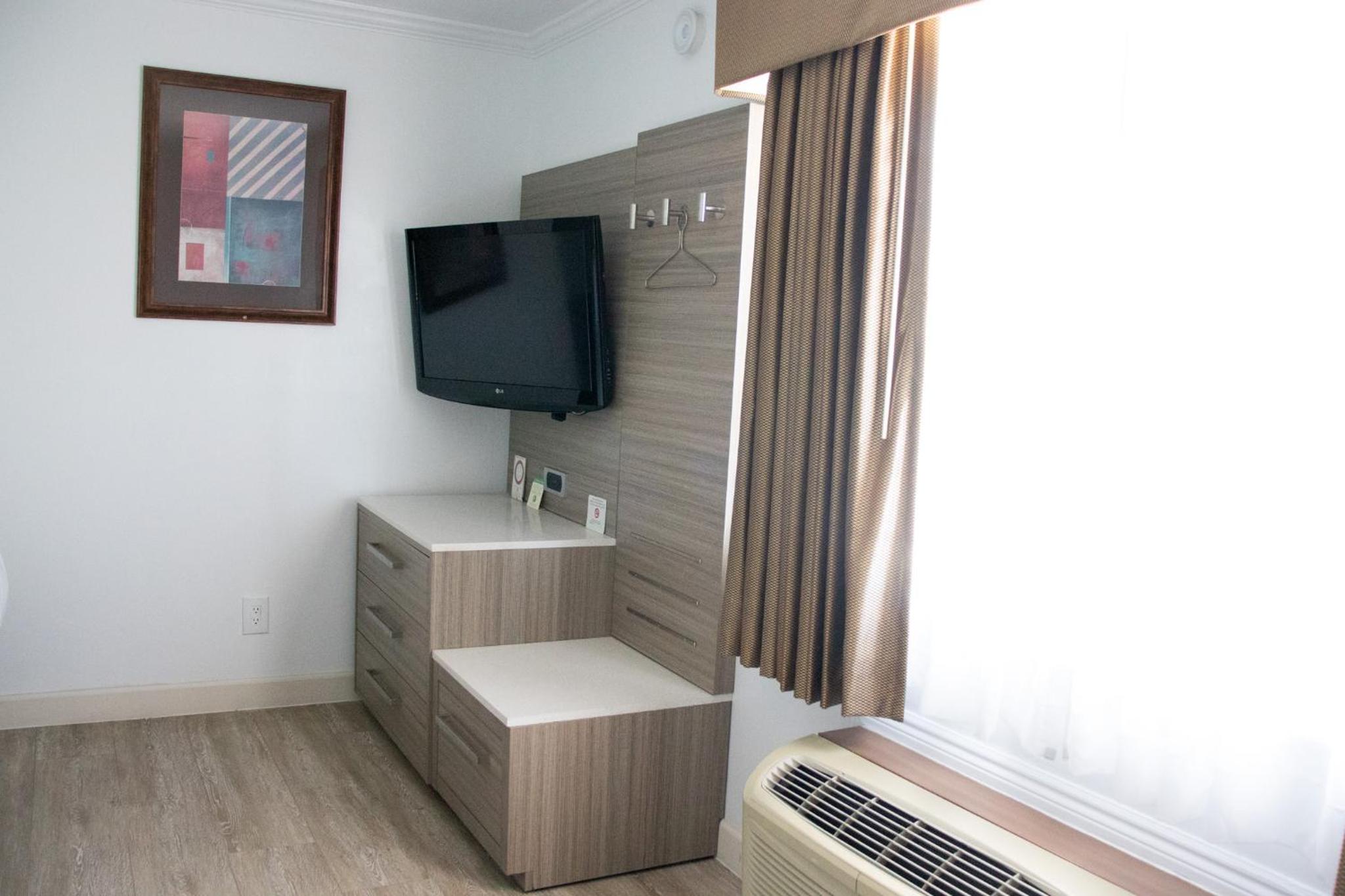 Hayward Vacations - Discovery Inn - Property Image 23
