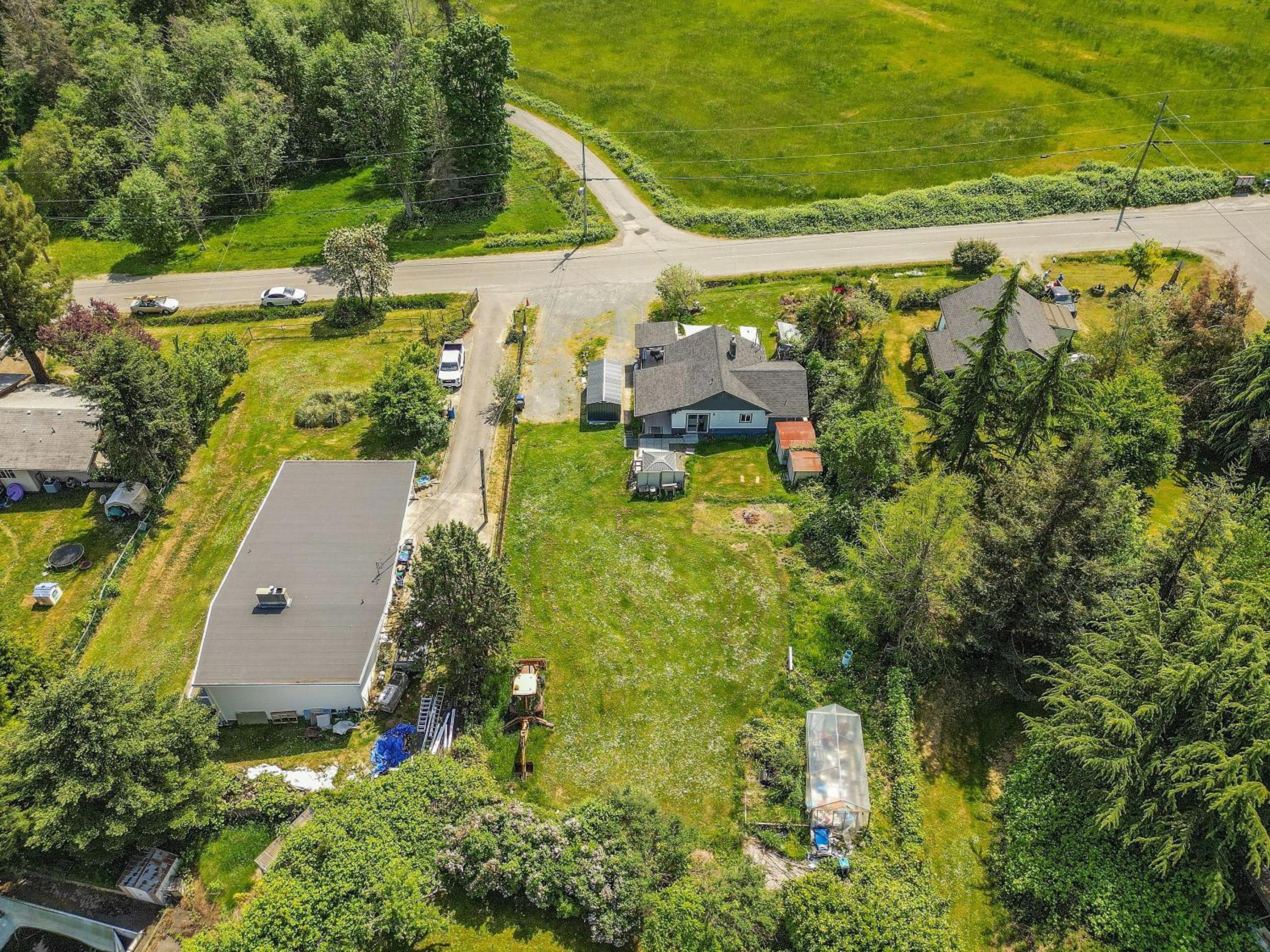 Dragonfly Cottage by EMR Vacation Rentals
