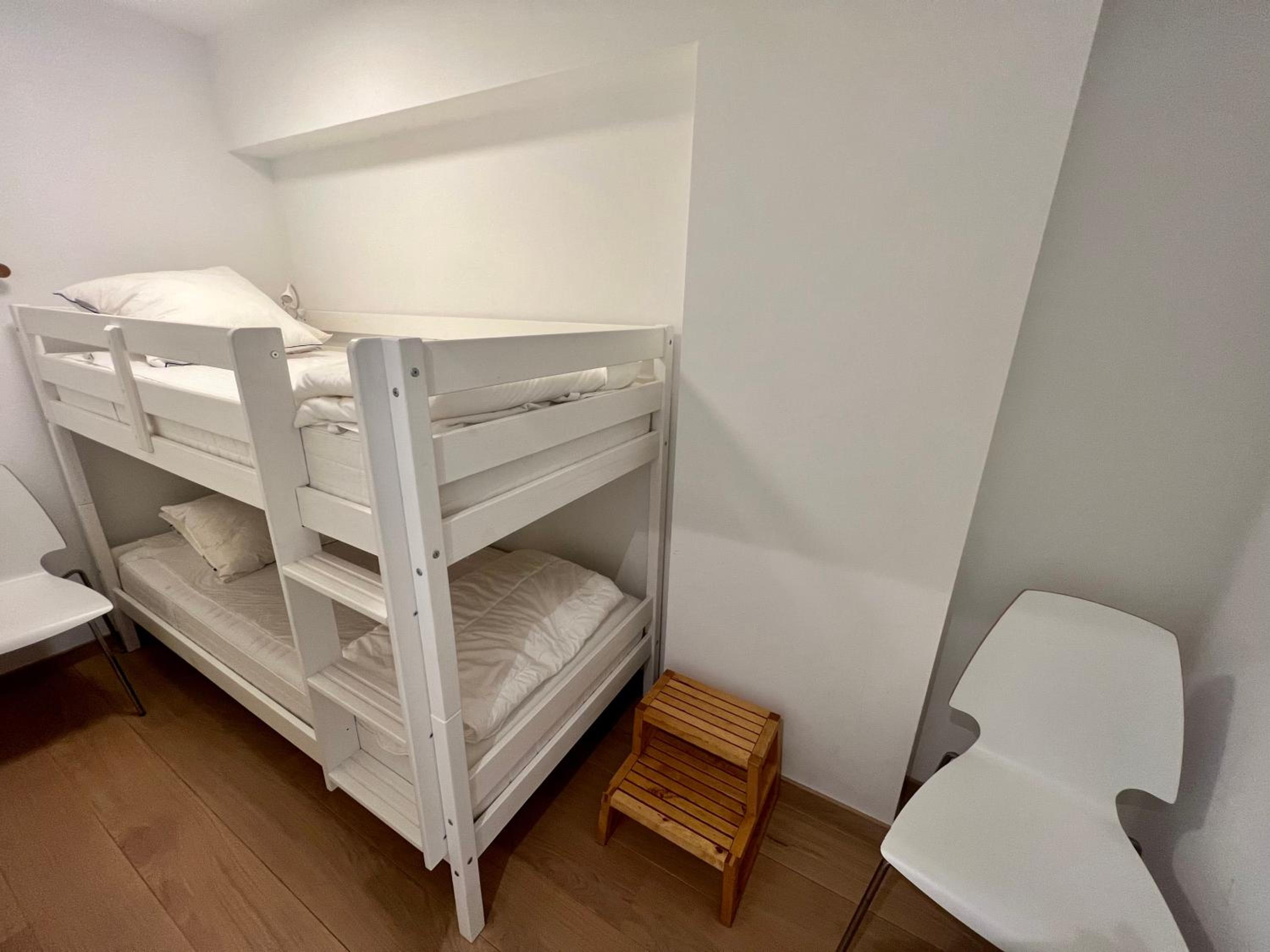 Zeedijk family apartment
