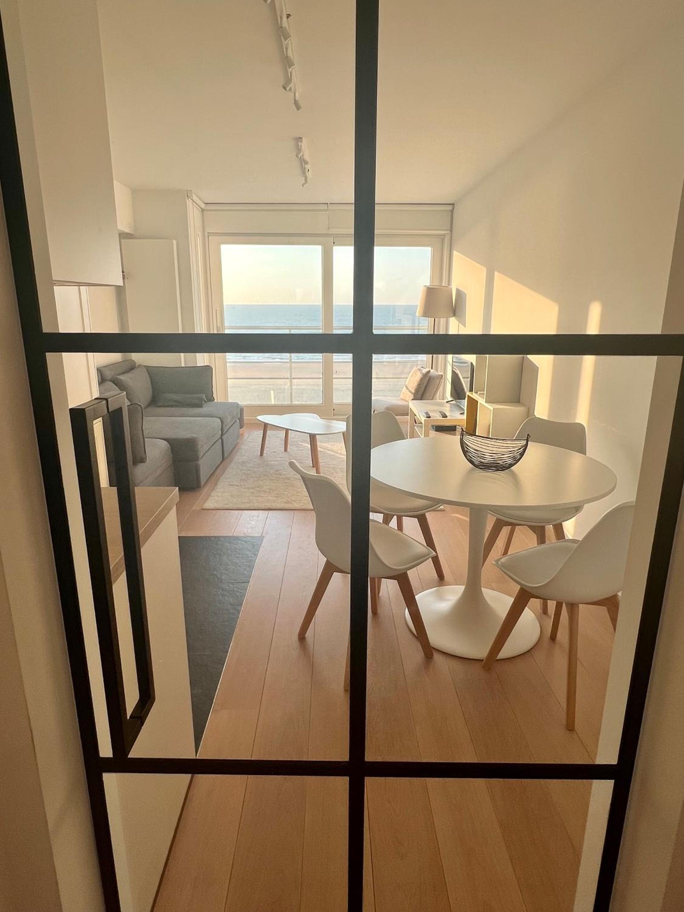 Zeedijk family apartment