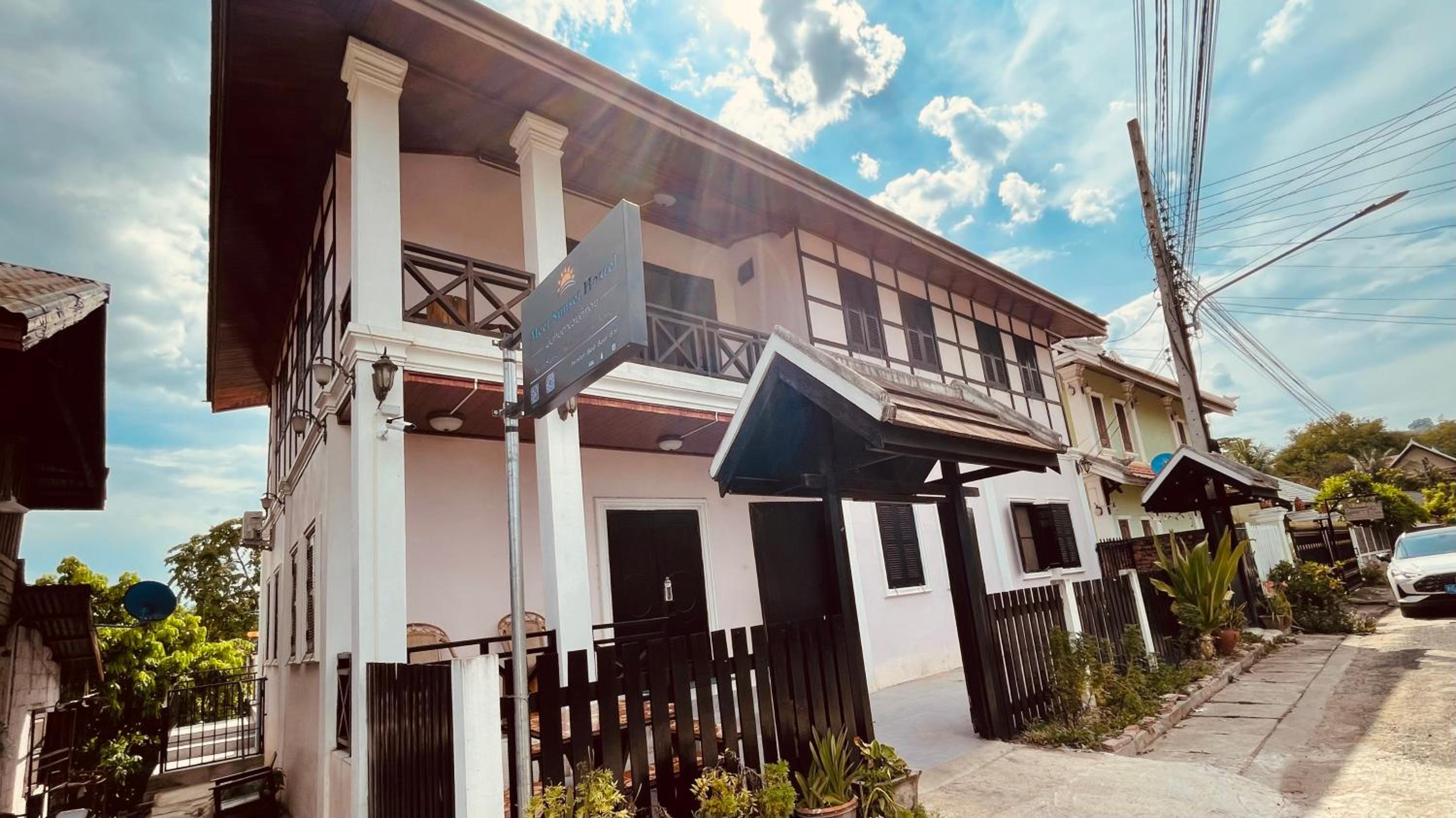 Meet sunset hostel Luangprabang