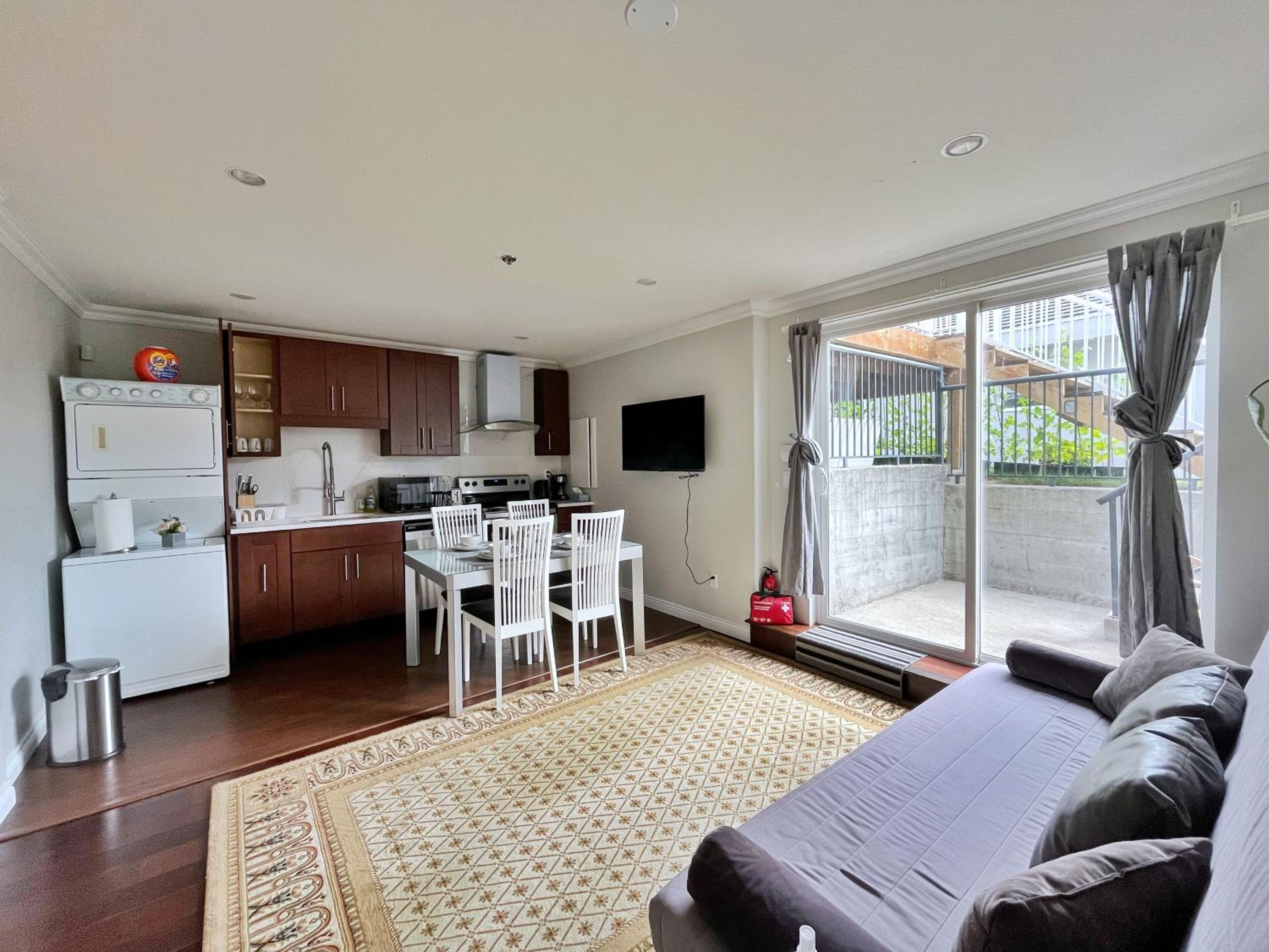 Coze home in Vancouver near YVR