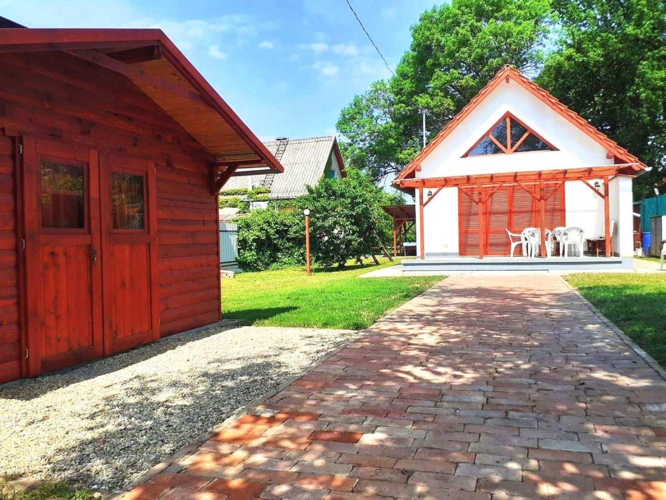 Hűvös Nyaralóház Orosháza view 3