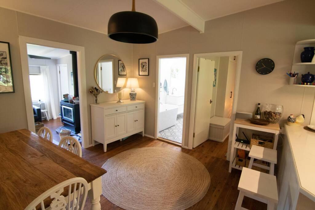 Banksia Cottage, pretty cottage with garden