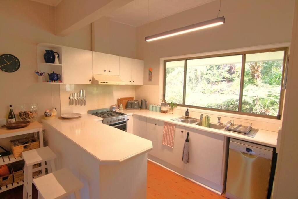 Banksia Cottage, pretty cottage with garden