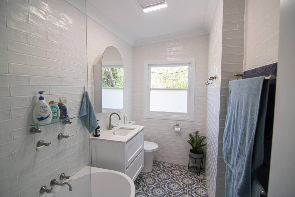 Banksia Cottage, pretty cottage with garden