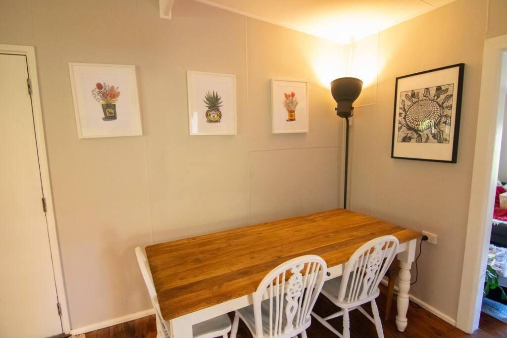 Banksia Cottage, pretty cottage with garden