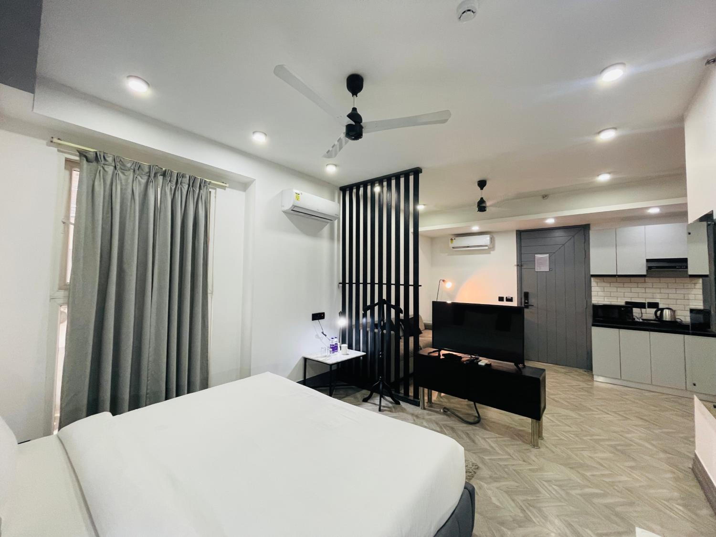 BedChambers Luxurious Aparthotel Near Medicity