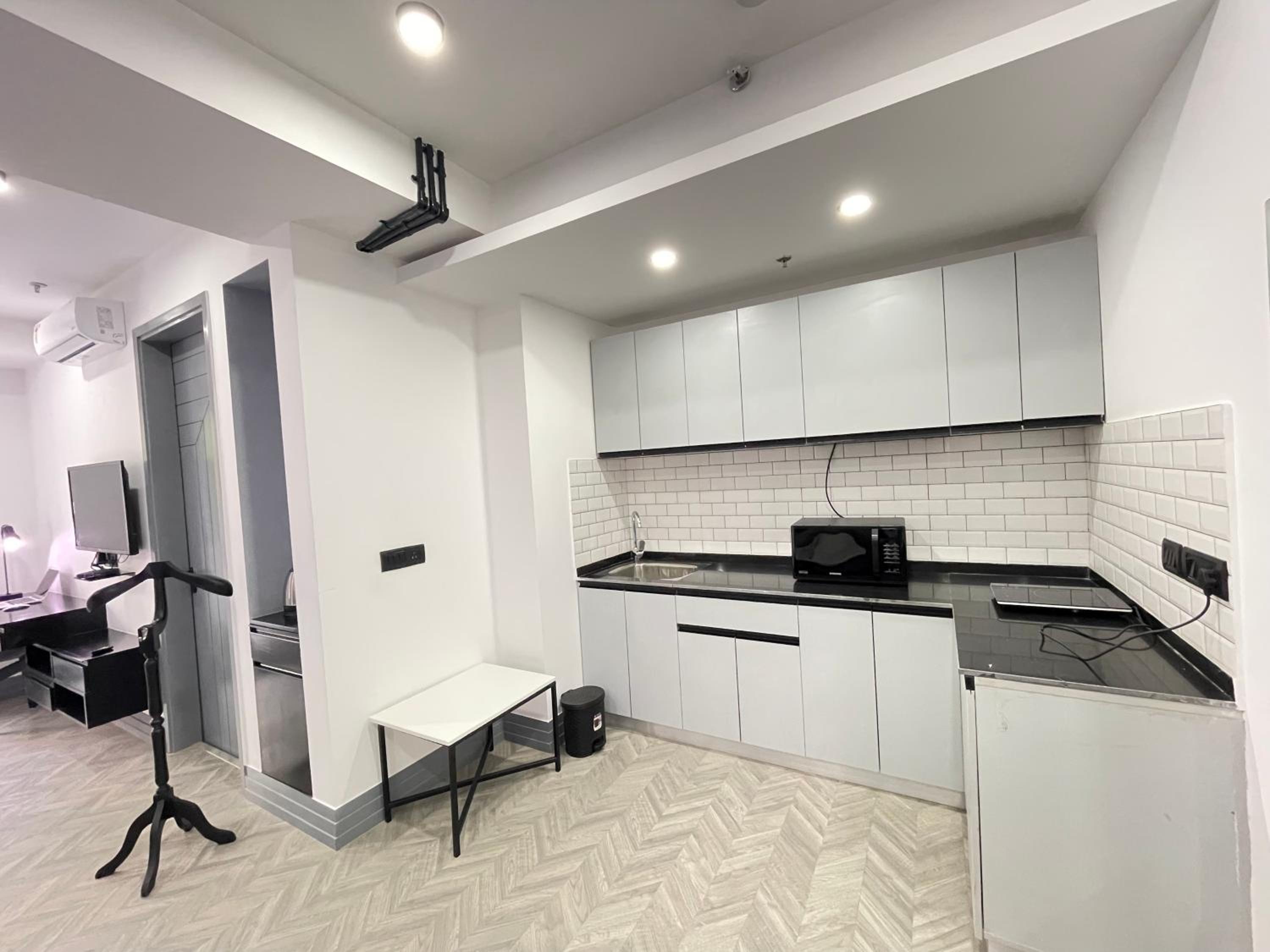 BedChambers Luxurious Aparthotel Near Medicity