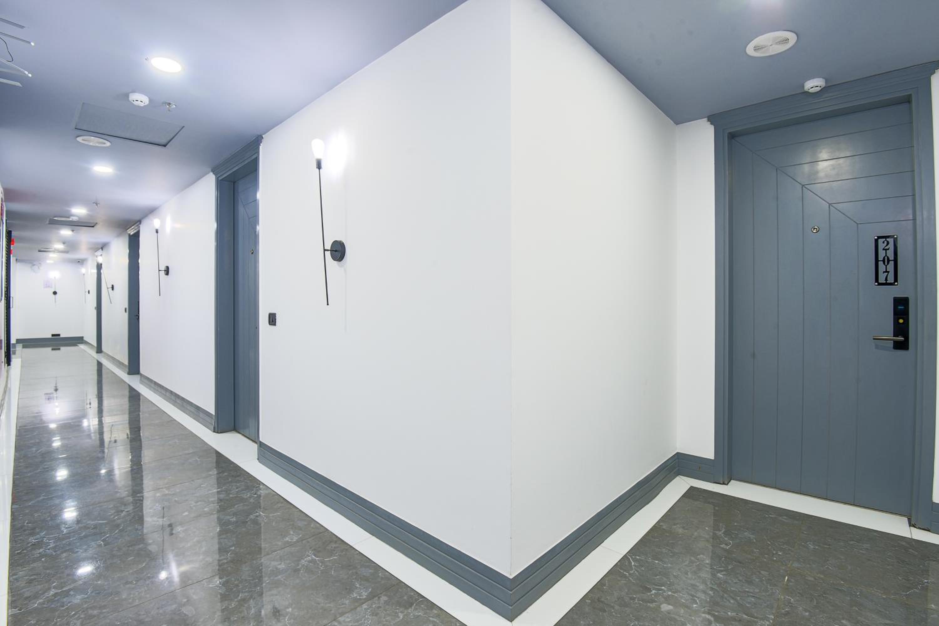 BedChambers Luxurious Aparthotel Near Medicity