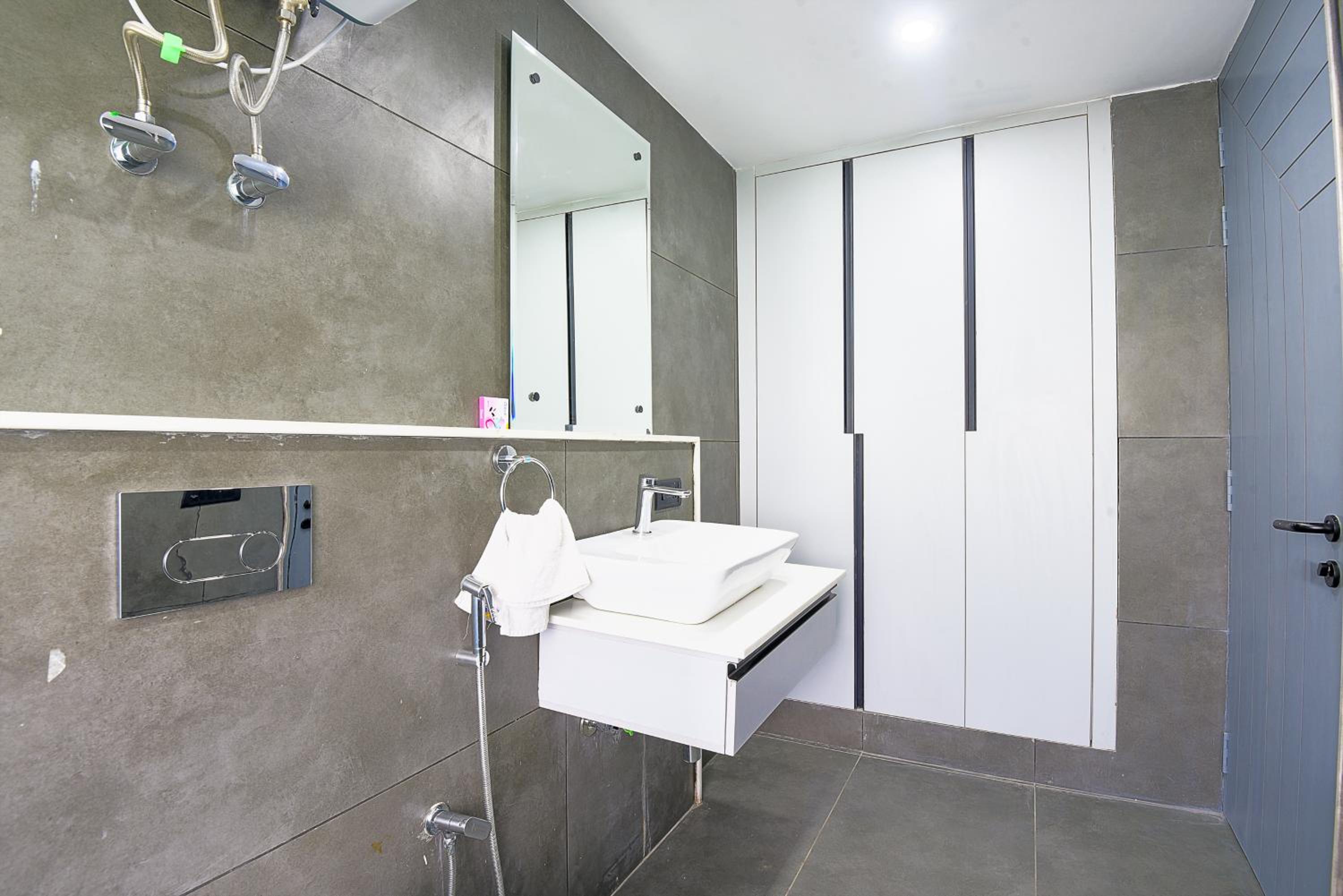 BedChambers Luxurious Aparthotel Near Medicity
