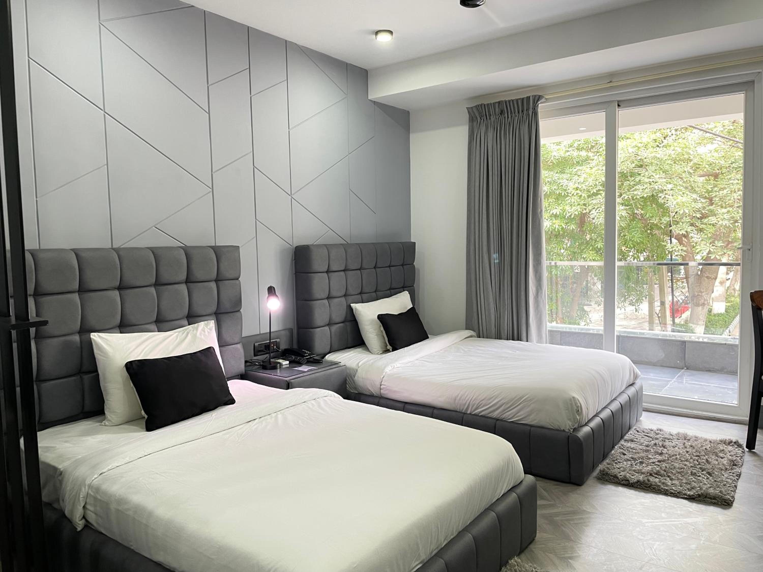 BedChambers Luxurious Aparthotel Near Medicity