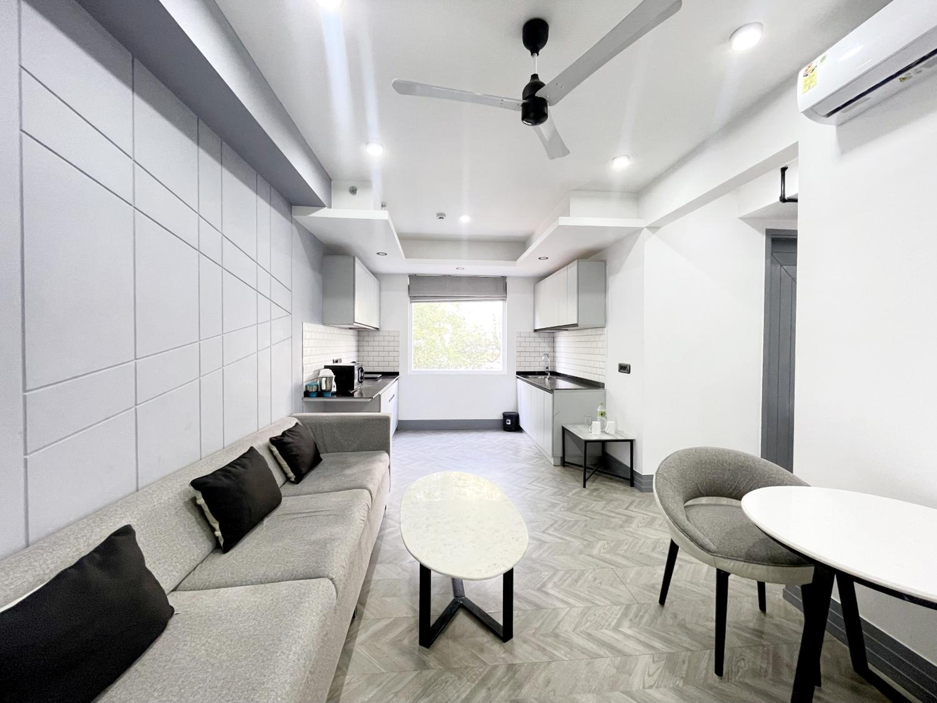 BedChambers Luxurious Aparthotel Near Medicity