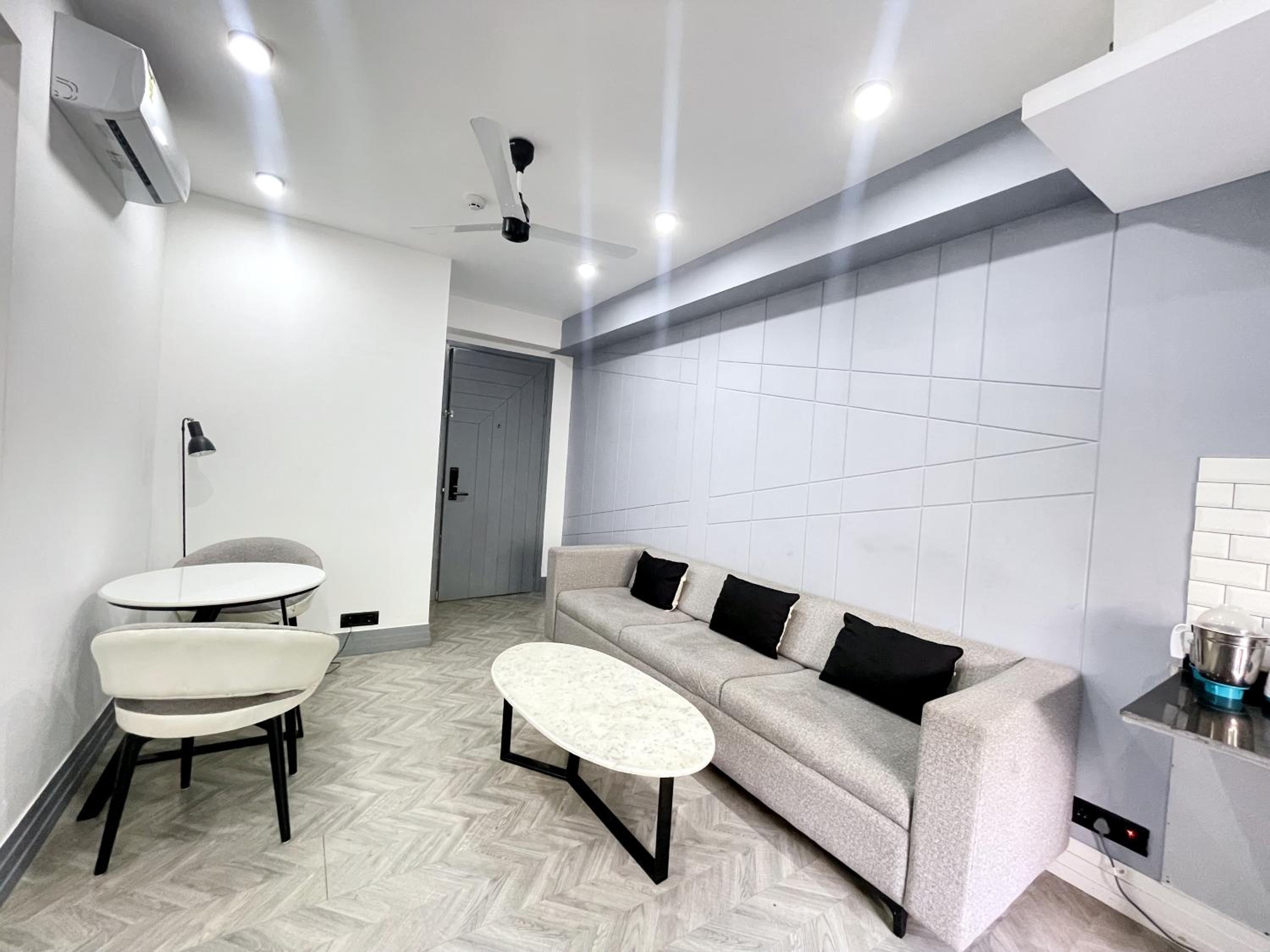 BedChambers Luxurious Aparthotel Near Medicity