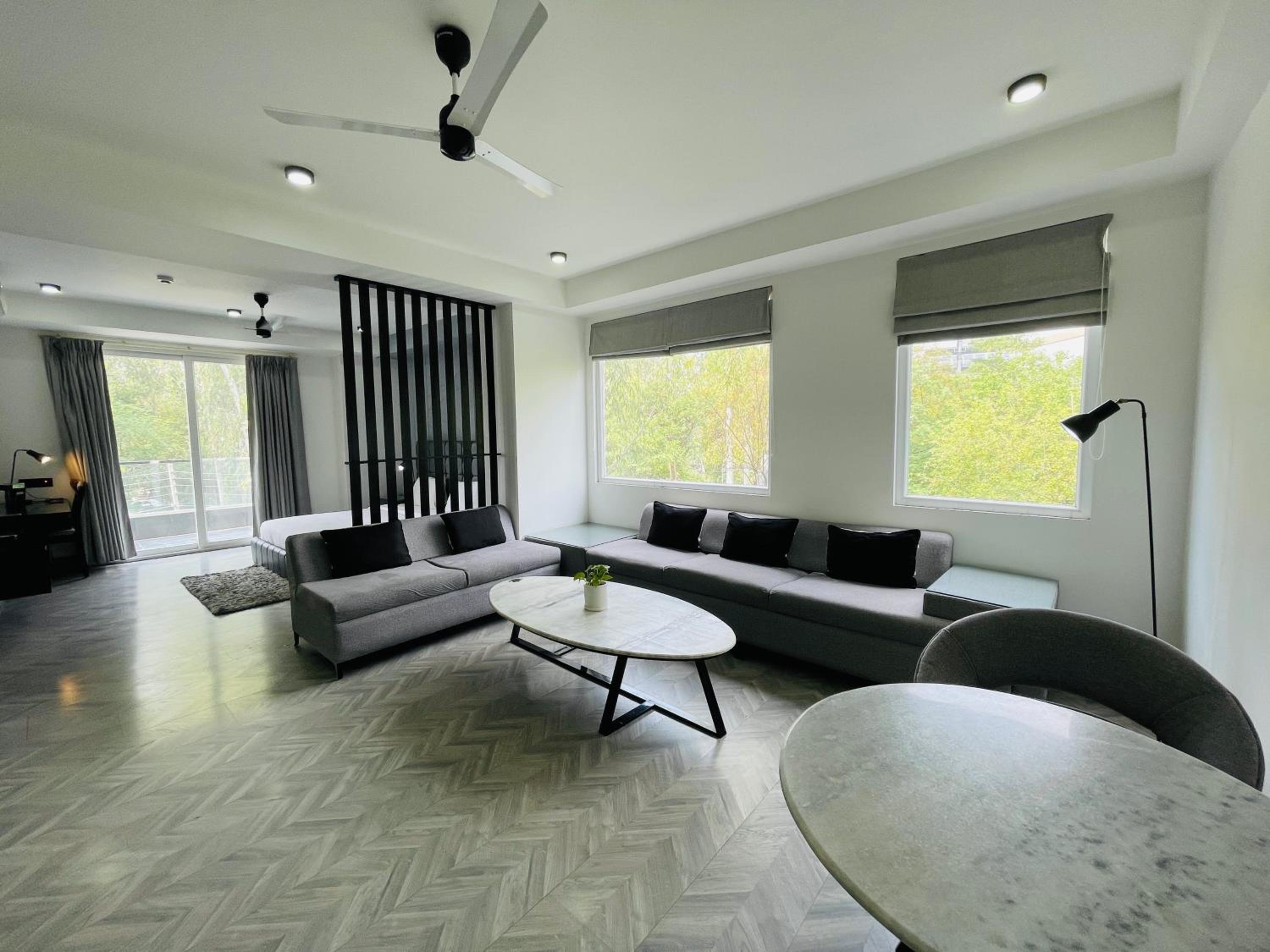 BedChambers Luxurious Aparthotel Near Medicity