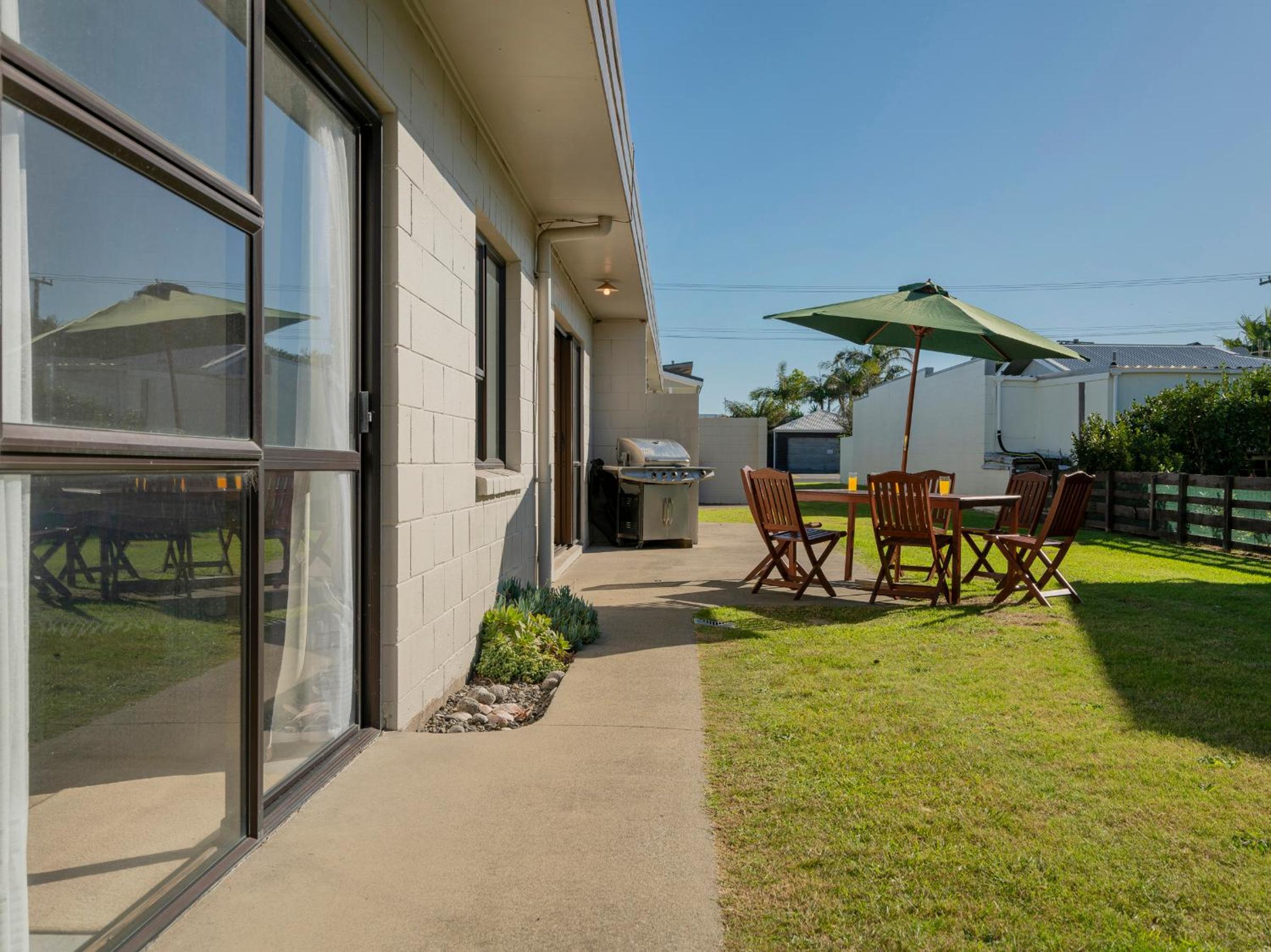 Location Plus - Whangamata Holiday Home