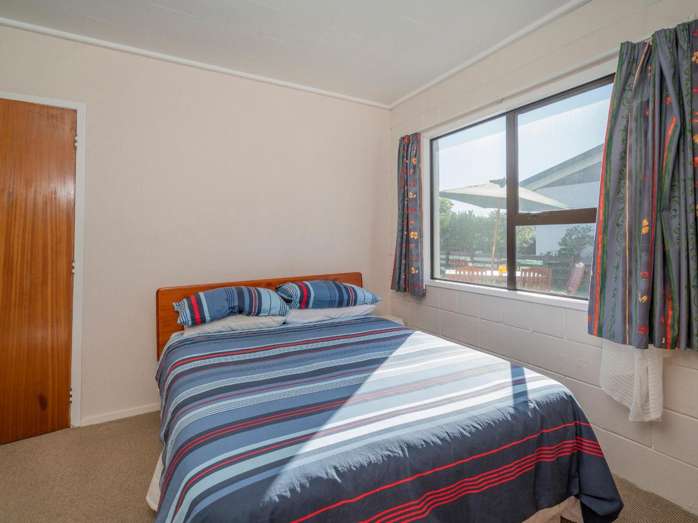 Location Plus - Whangamata Holiday Home