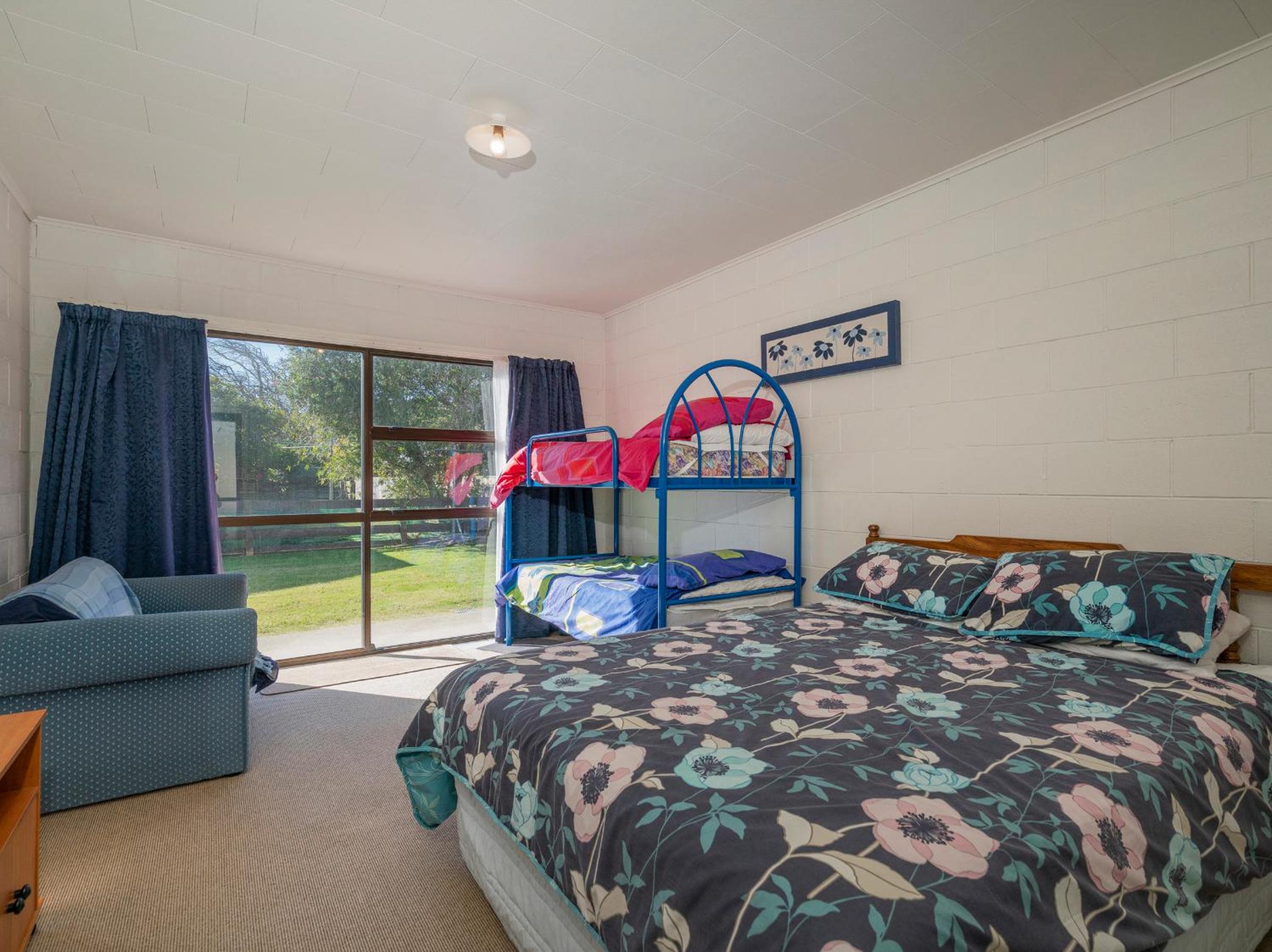 Location Plus - Whangamata Holiday Home