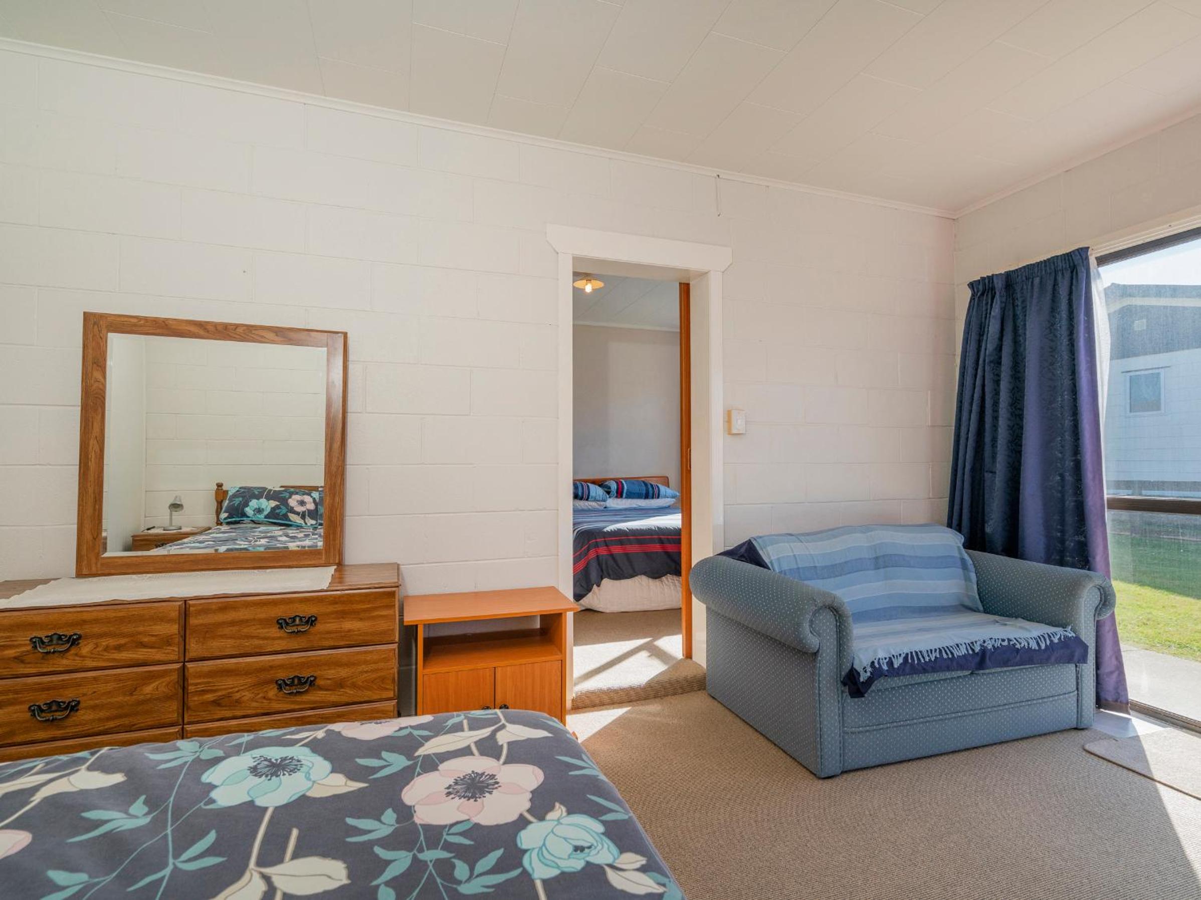 Location Plus - Whangamata Holiday Home