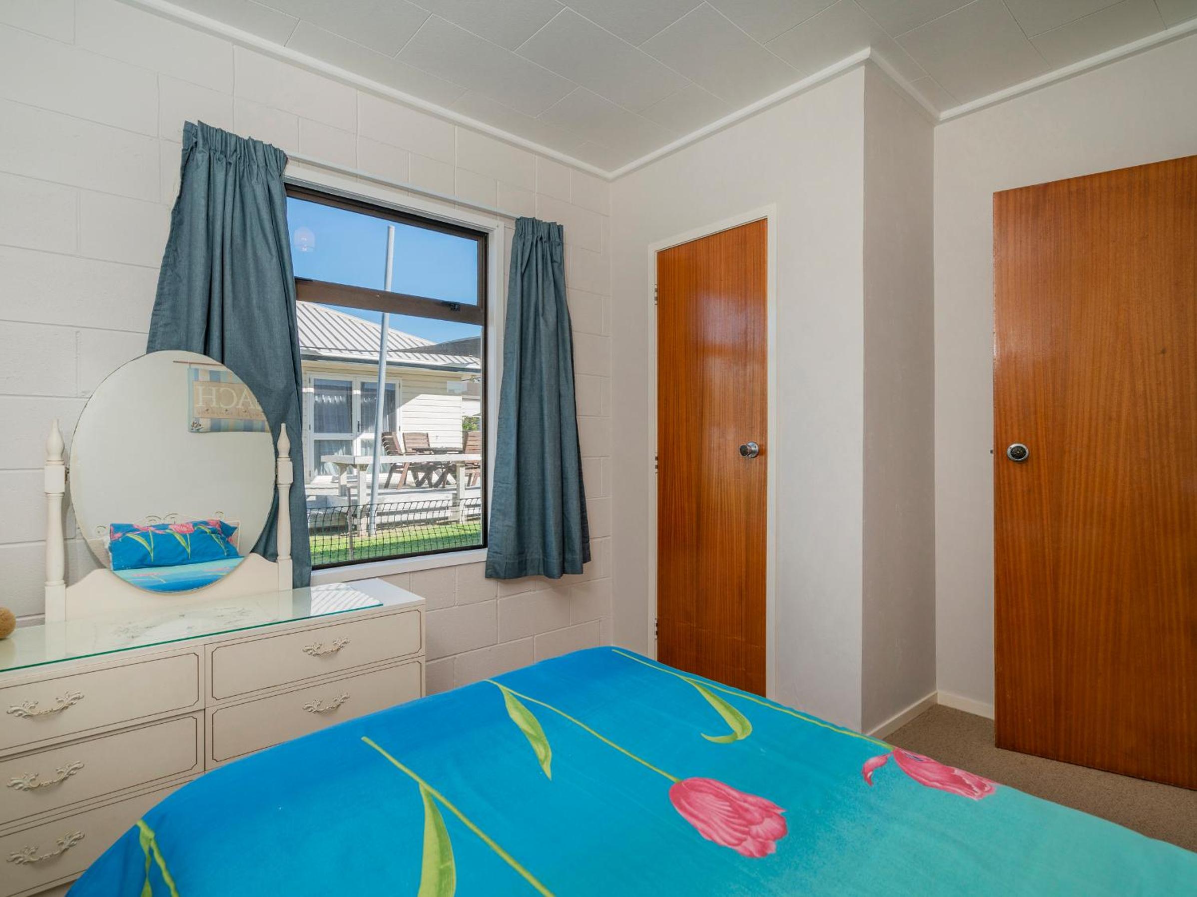 Location Plus - Whangamata Holiday Home