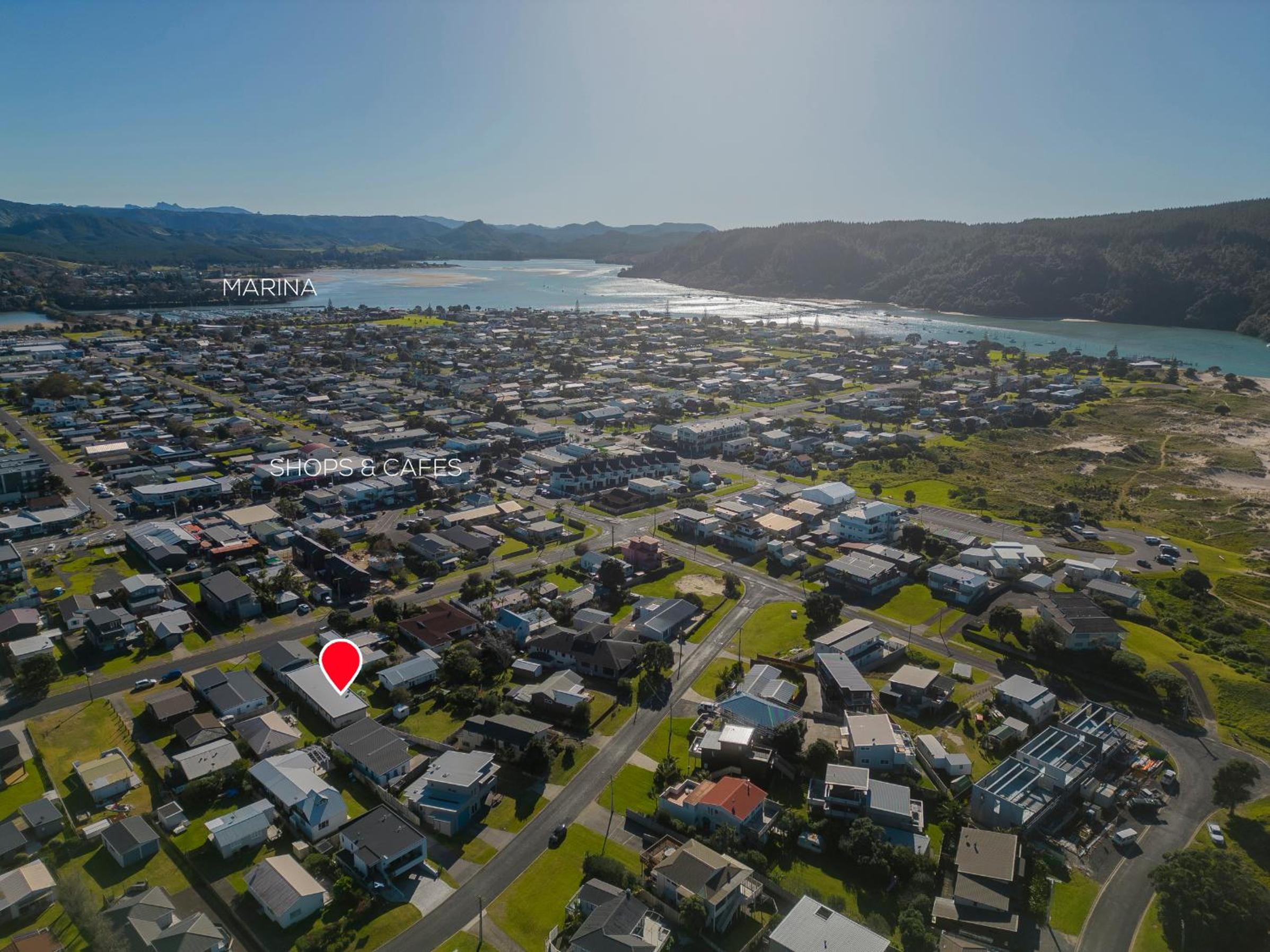 Location Plus - Whangamata Holiday Home