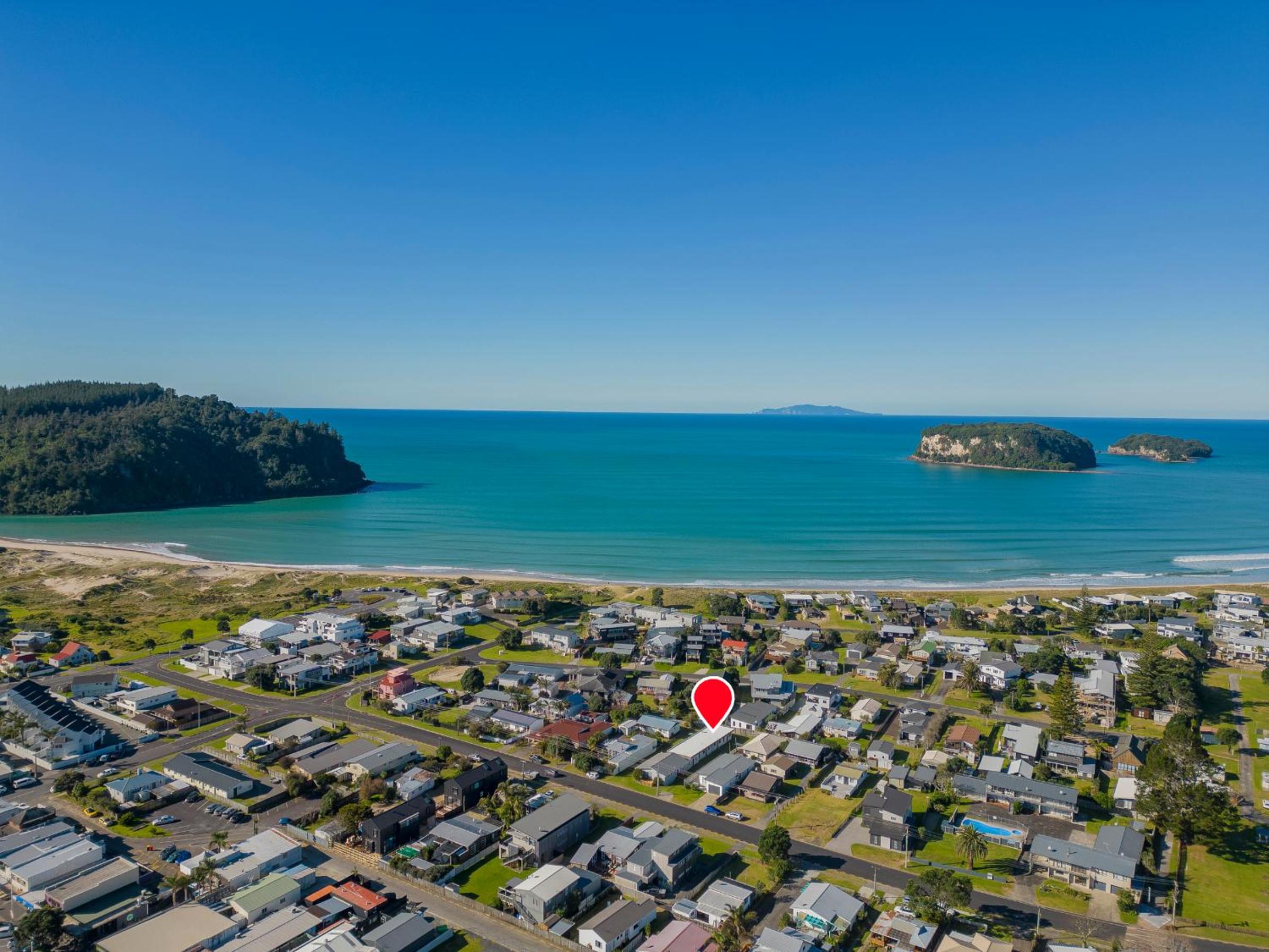 Location Plus - Whangamata Holiday Home