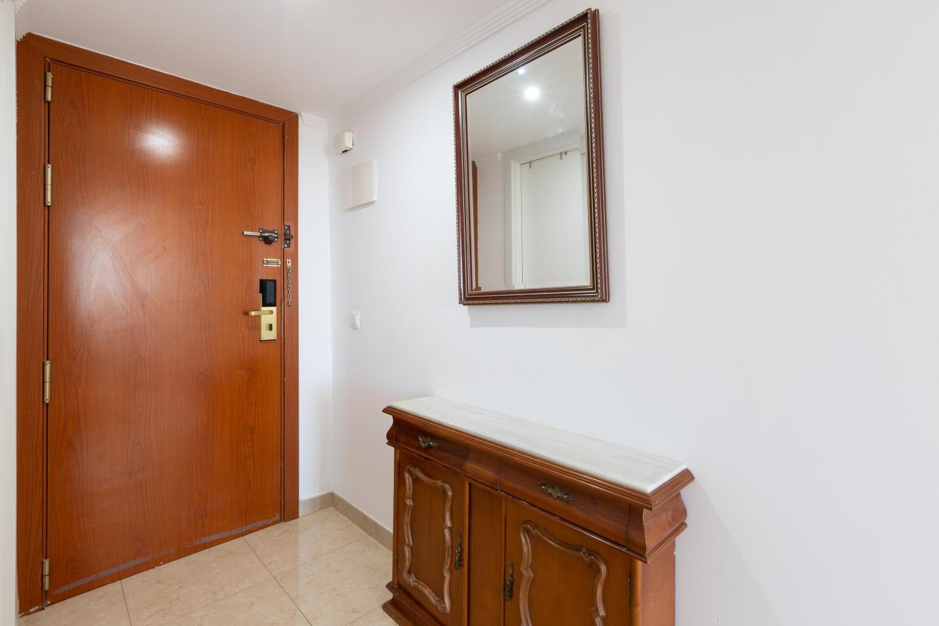Sunny one bedroom apartment