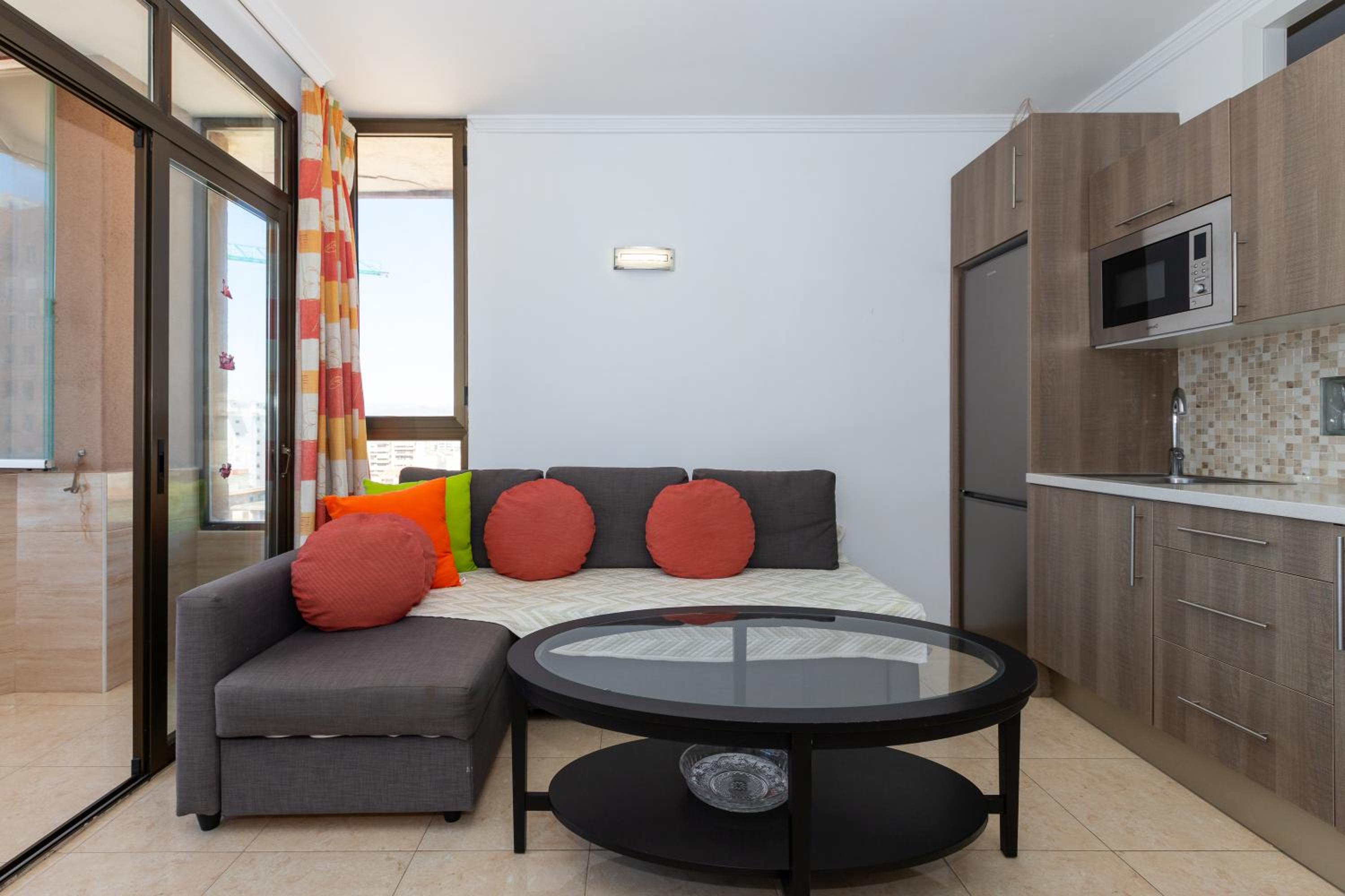 Sunny one bedroom apartment