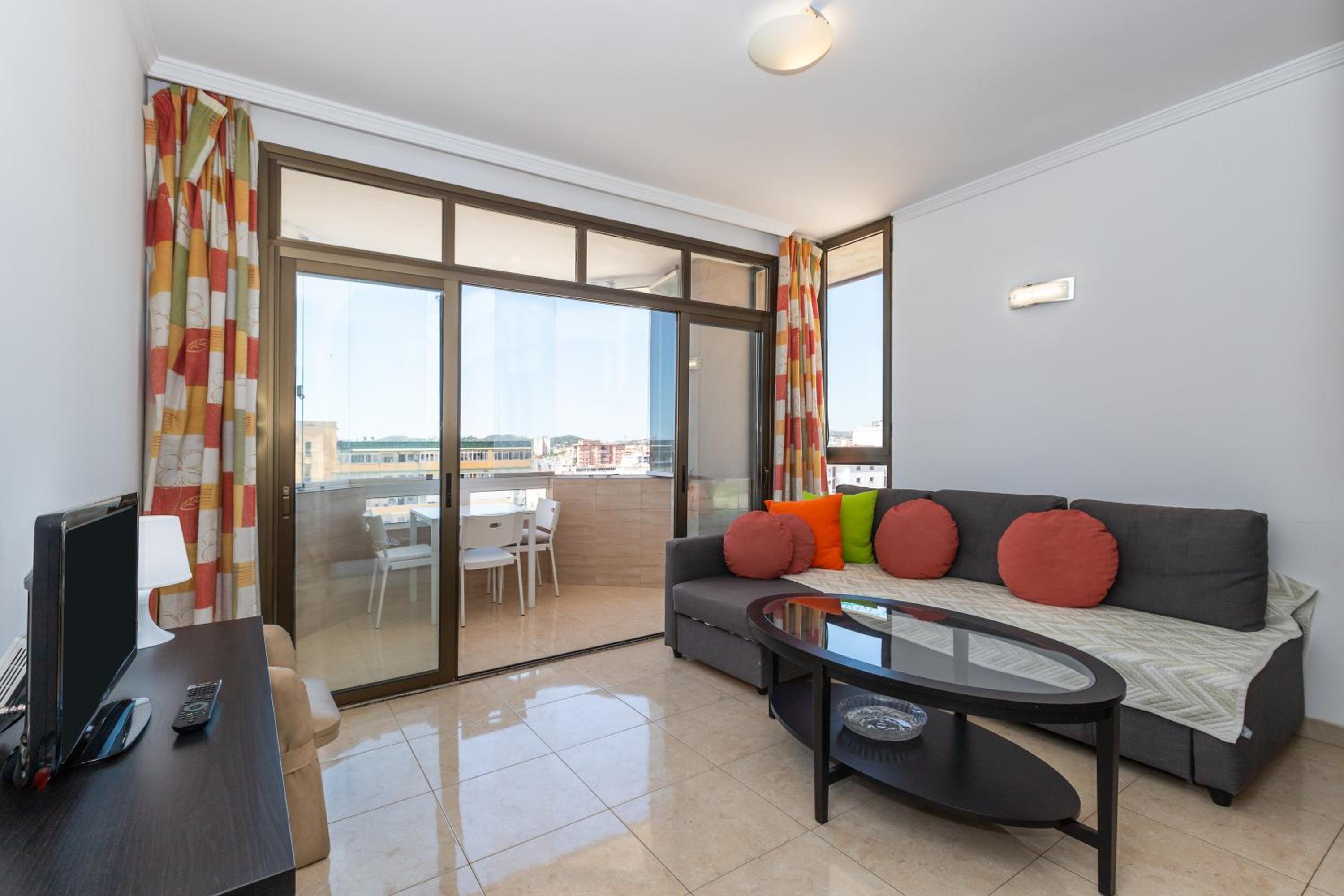 Sunny one bedroom apartment