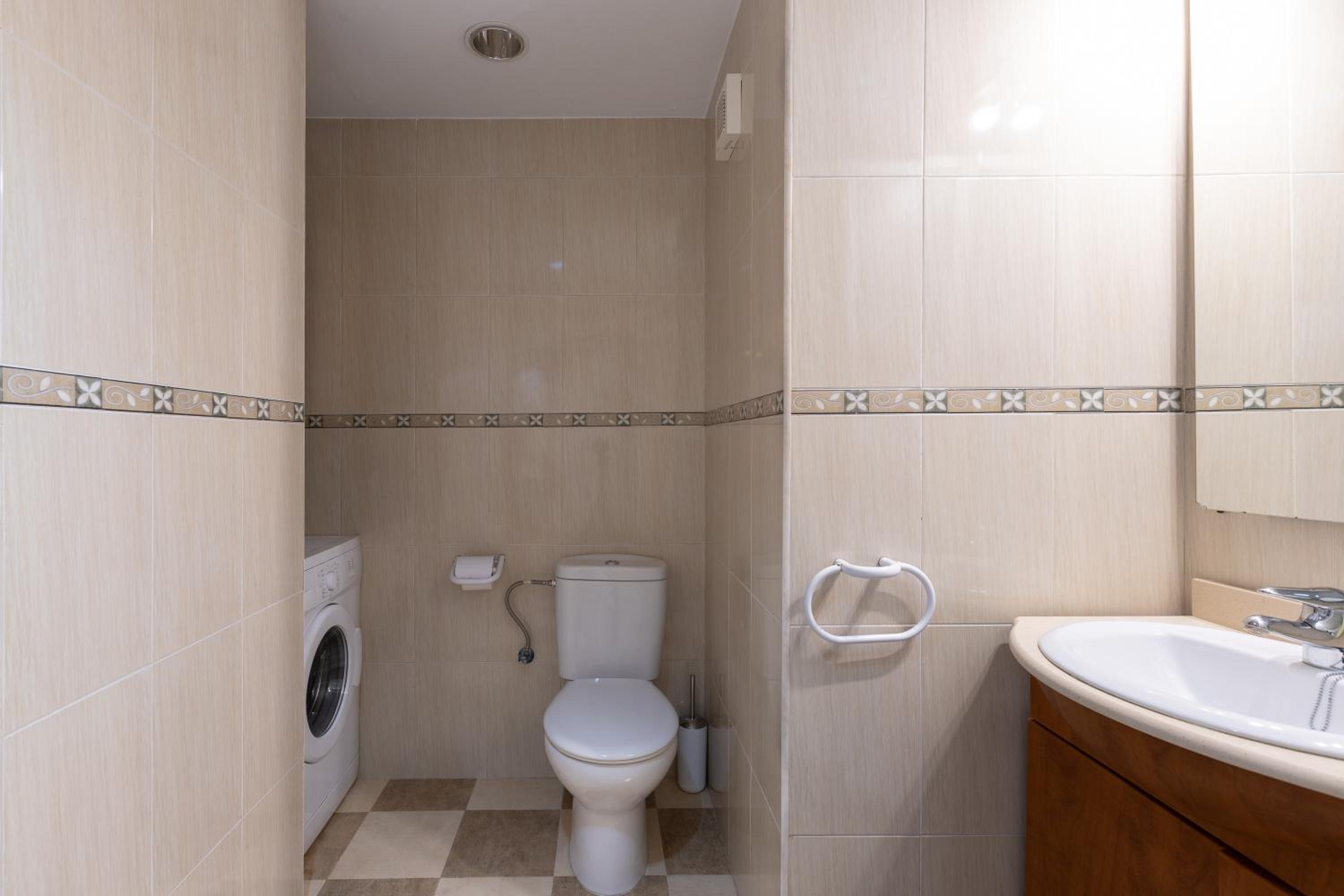 Sunny one bedroom apartment