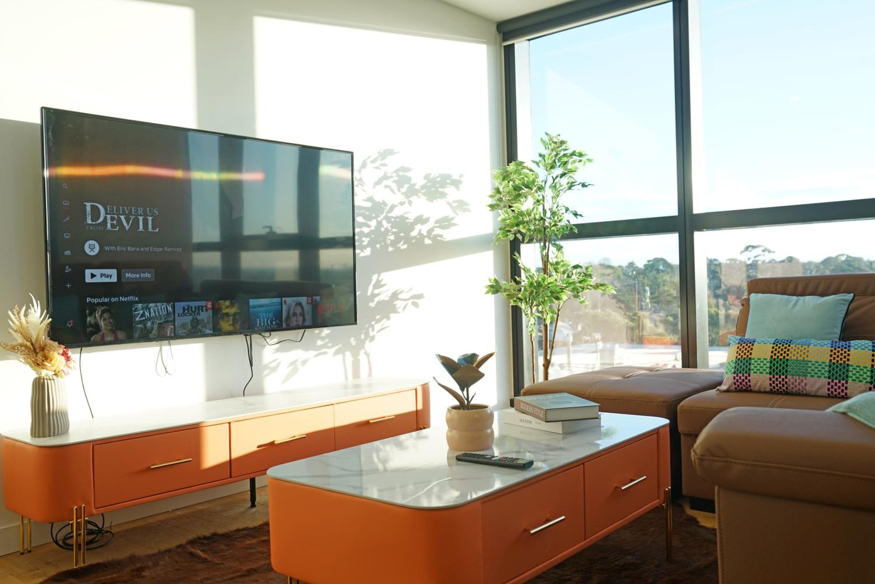 Luxury 3BRM Condo Pool Yoga Gym 2-Carport BoxHill