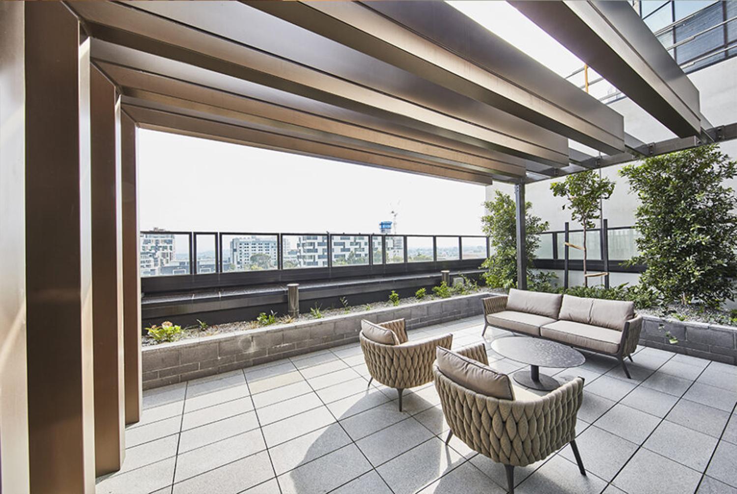Luxury 3BRM Condo Pool Yoga Gym 2-Carport BoxHill