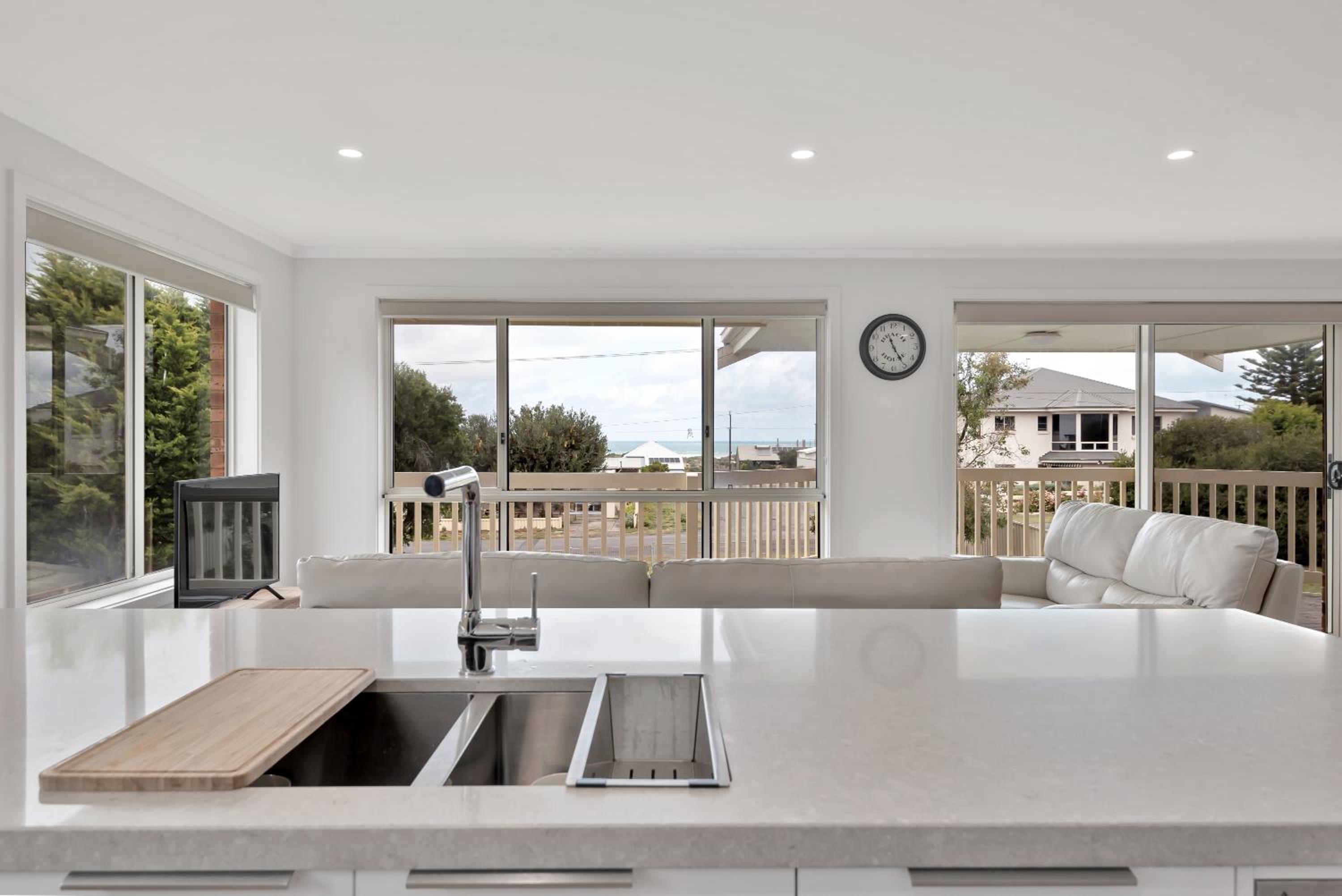 Ocean View 12 Corcoran Ave Goolwa Beach - BYO Linen