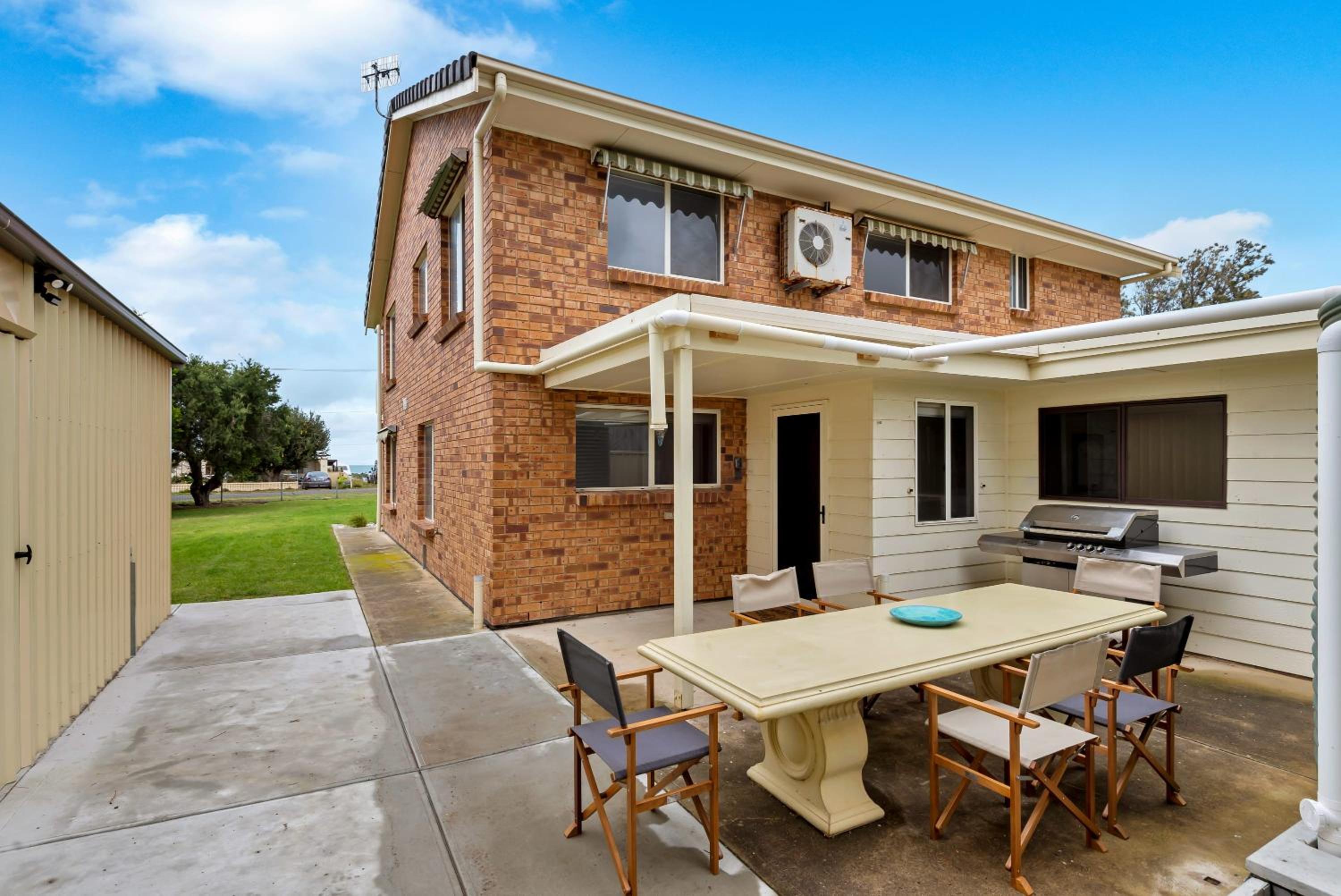 Ocean View 12 Corcoran Ave Goolwa Beach - BYO Linen