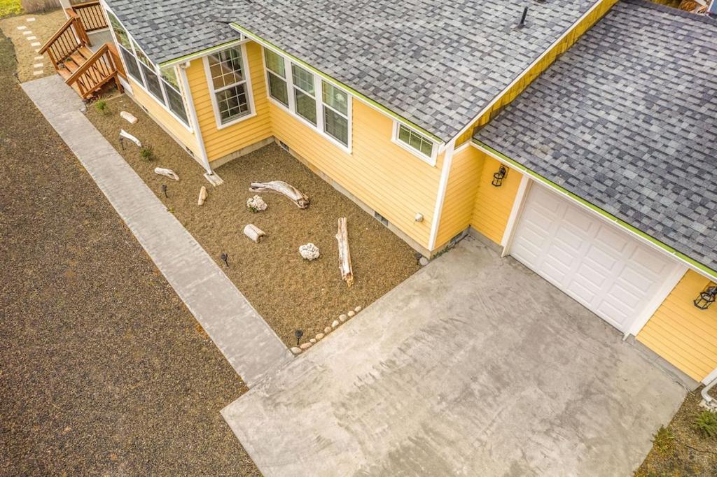 Comfy Home Close to the Pacific Ocean Shores Fun view 2