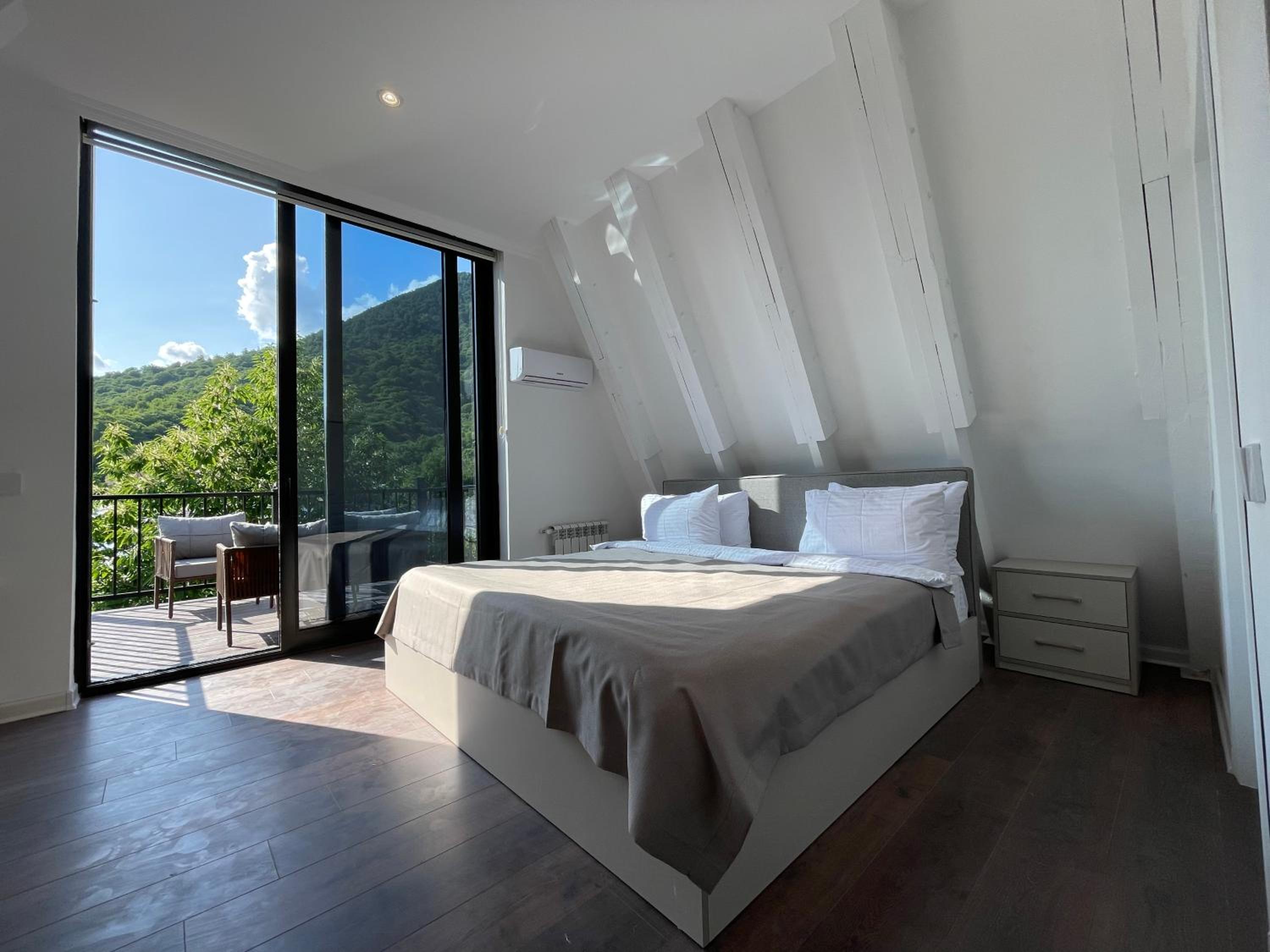 Qafqaz Falcon Chalet
