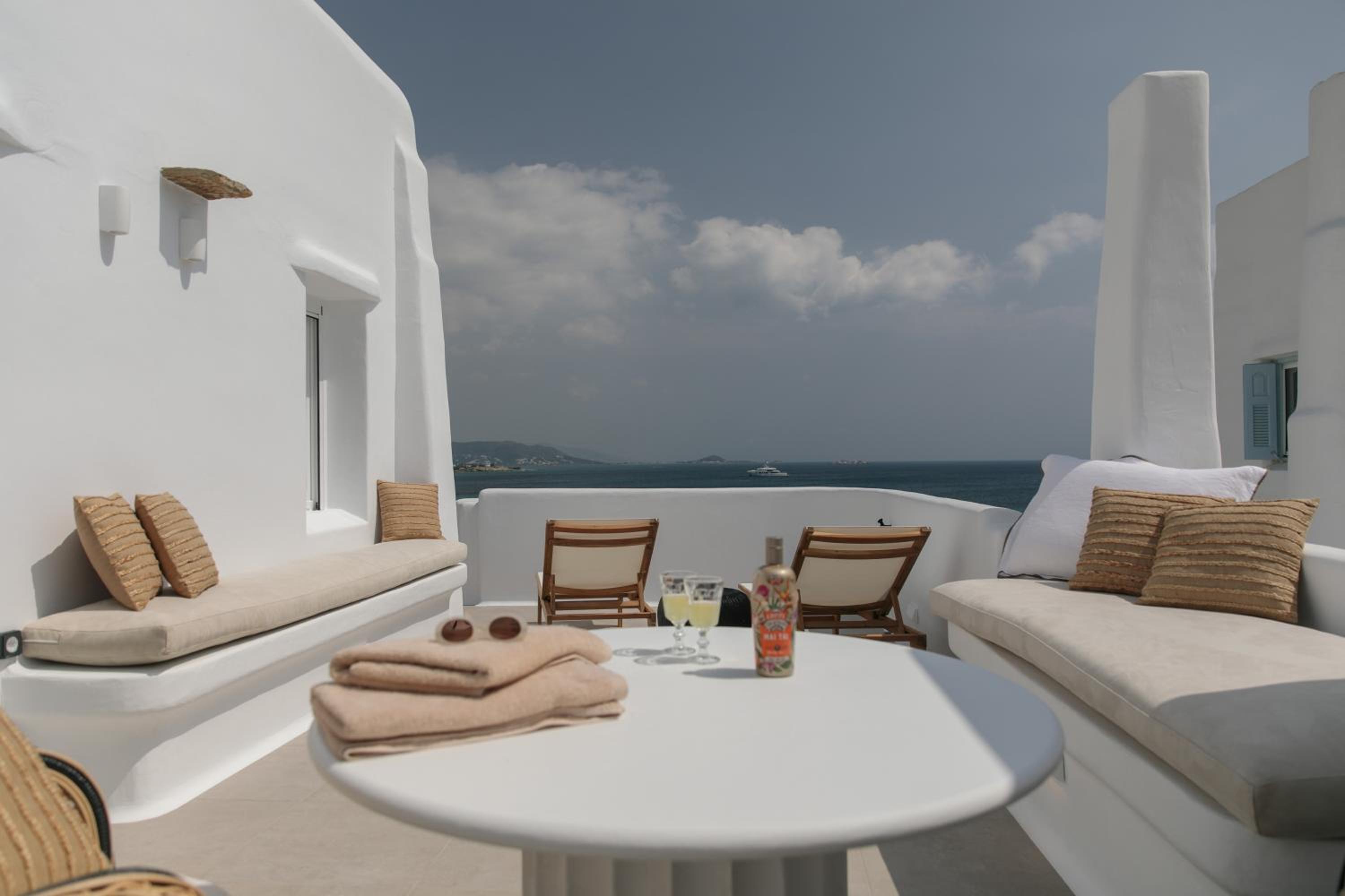 Sea U Soon Seafront Suites