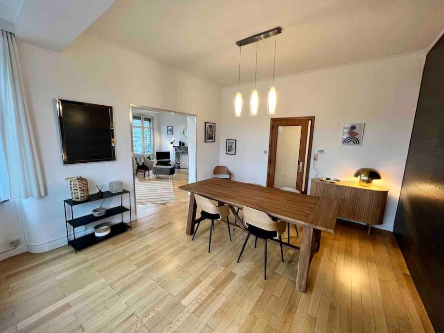 Bellevue - Grand appartement pour 5 sur les quais de la Meuse