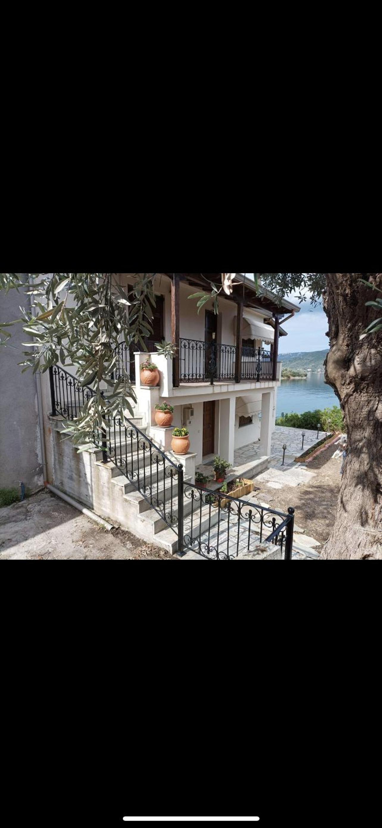 SEA HOUSE KOUKOULEIKA