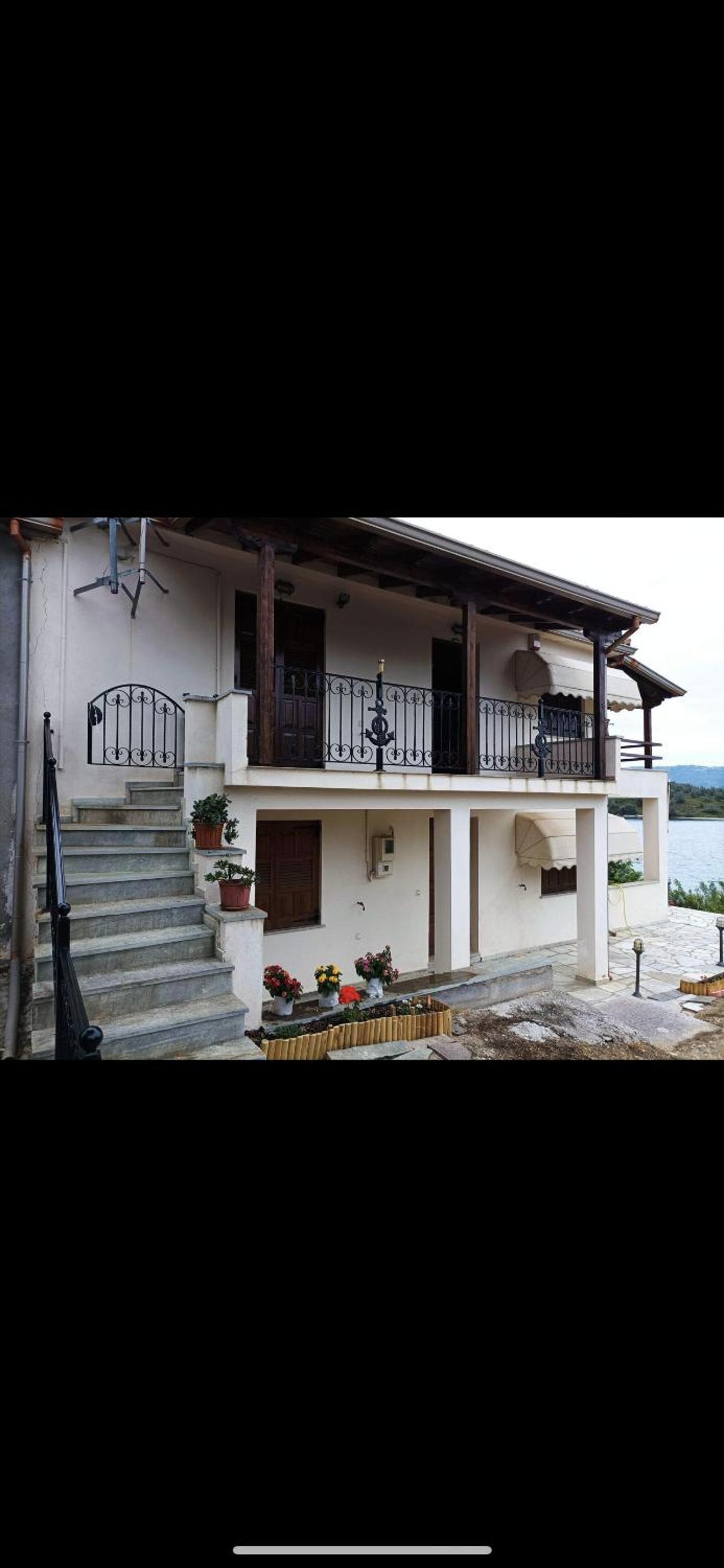 SEA HOUSE KOUKOULEIKA