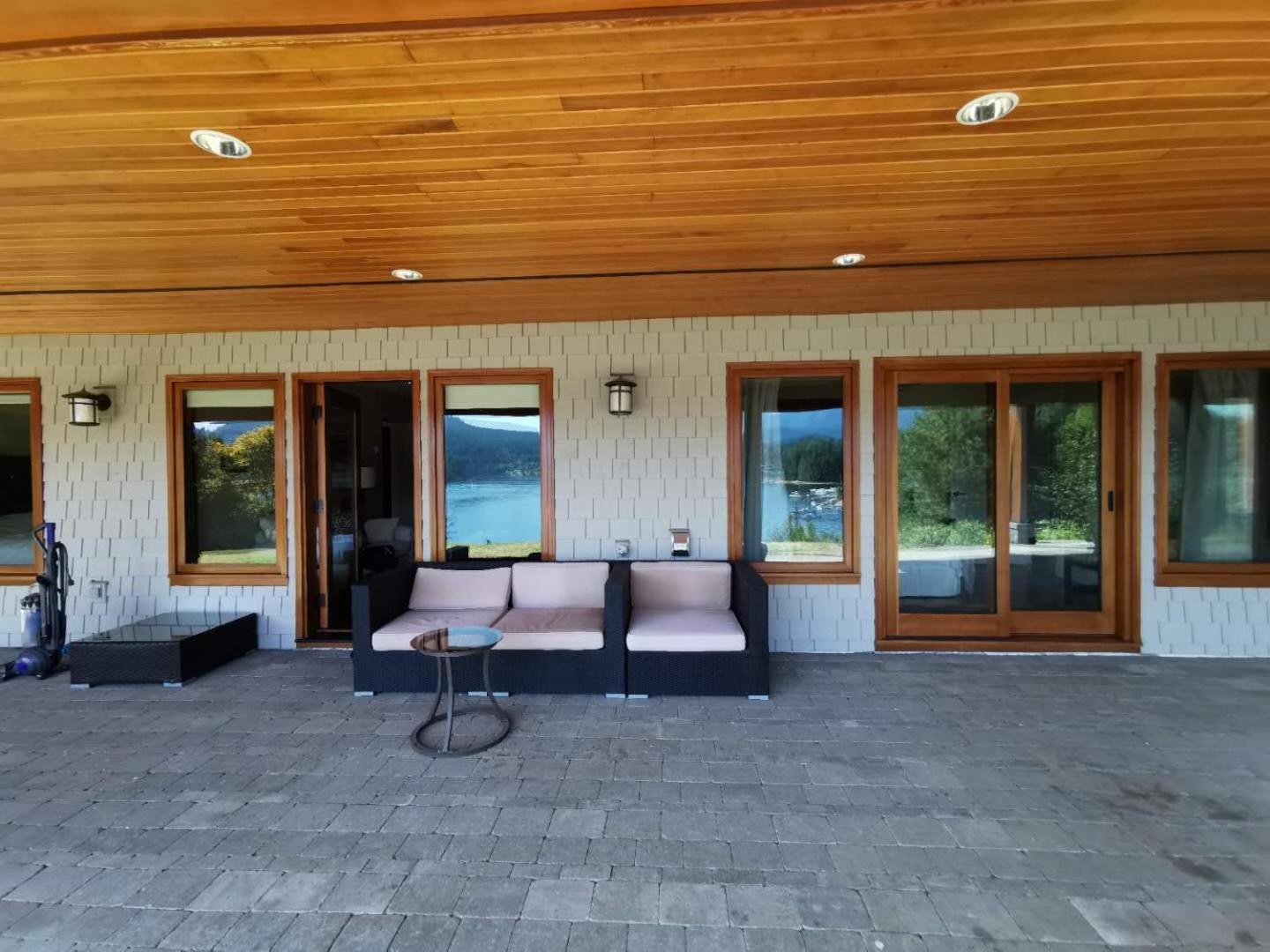 Deep Cove Stunning Waterfront Whole House