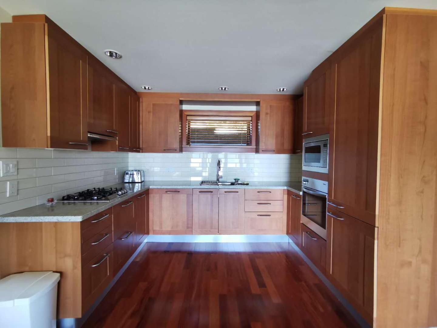 Deep Cove Stunning Waterfront Whole House