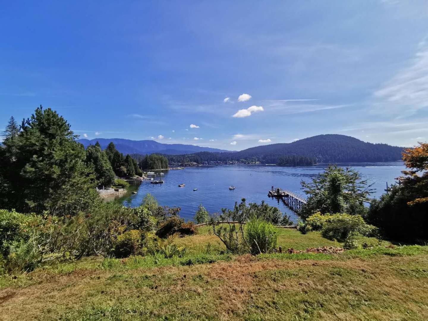 Deep Cove Stunning Waterfront Whole House
