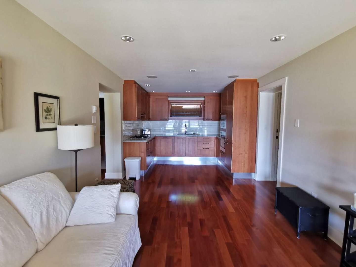 Deep Cove Stunning Waterfront Whole House